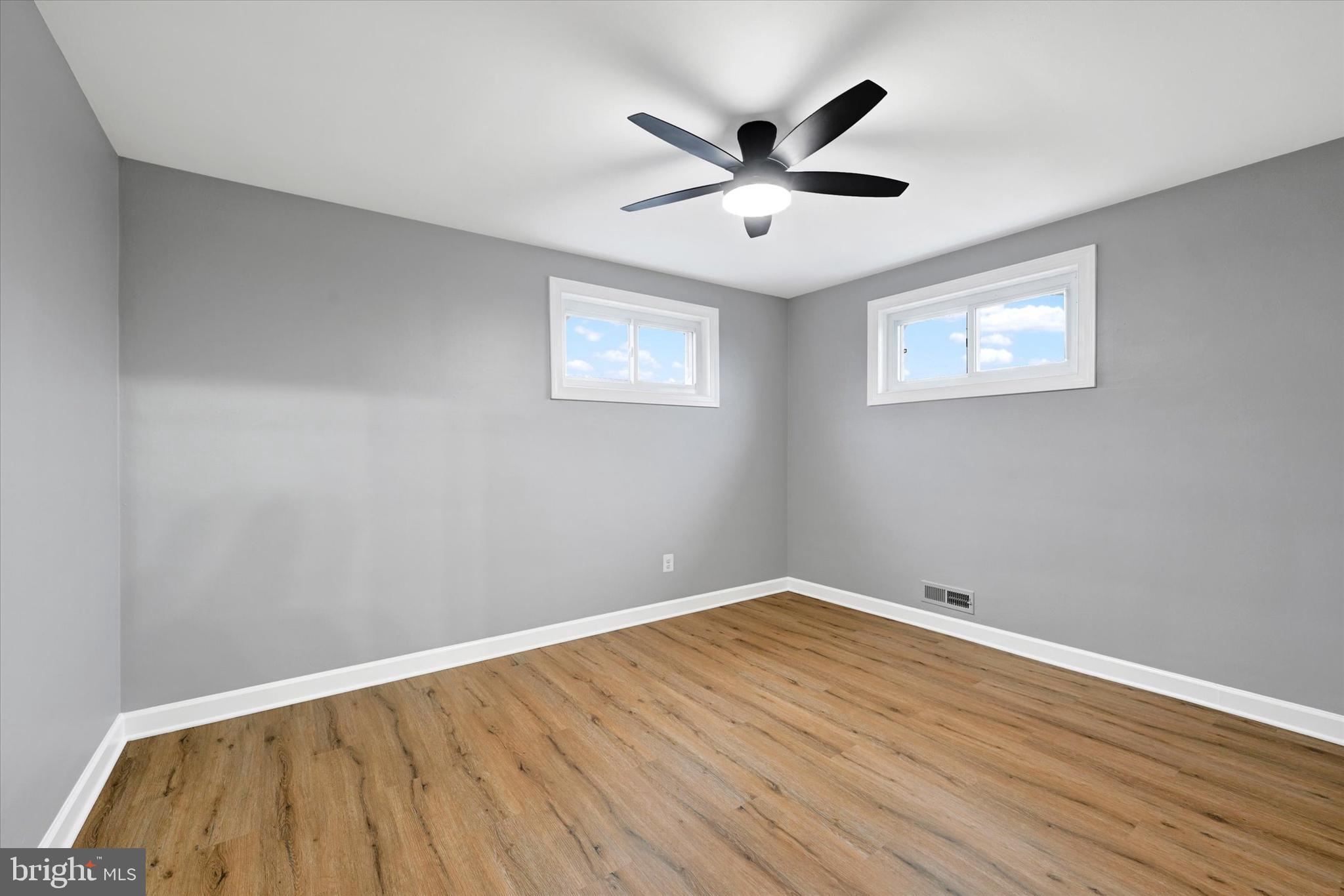 DELVALE MANOR - Residential