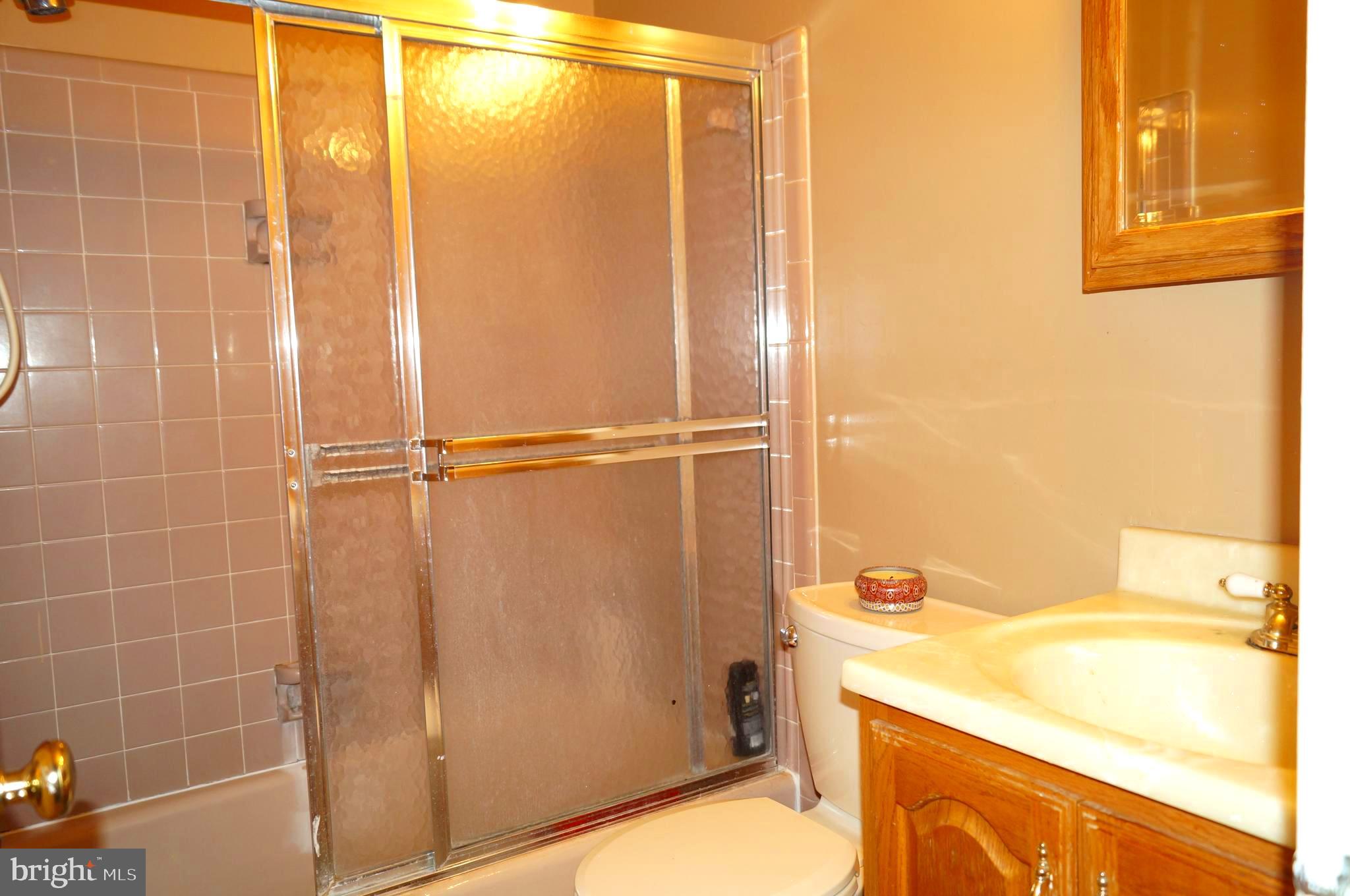 SUTTON PLACE - Residential Lease