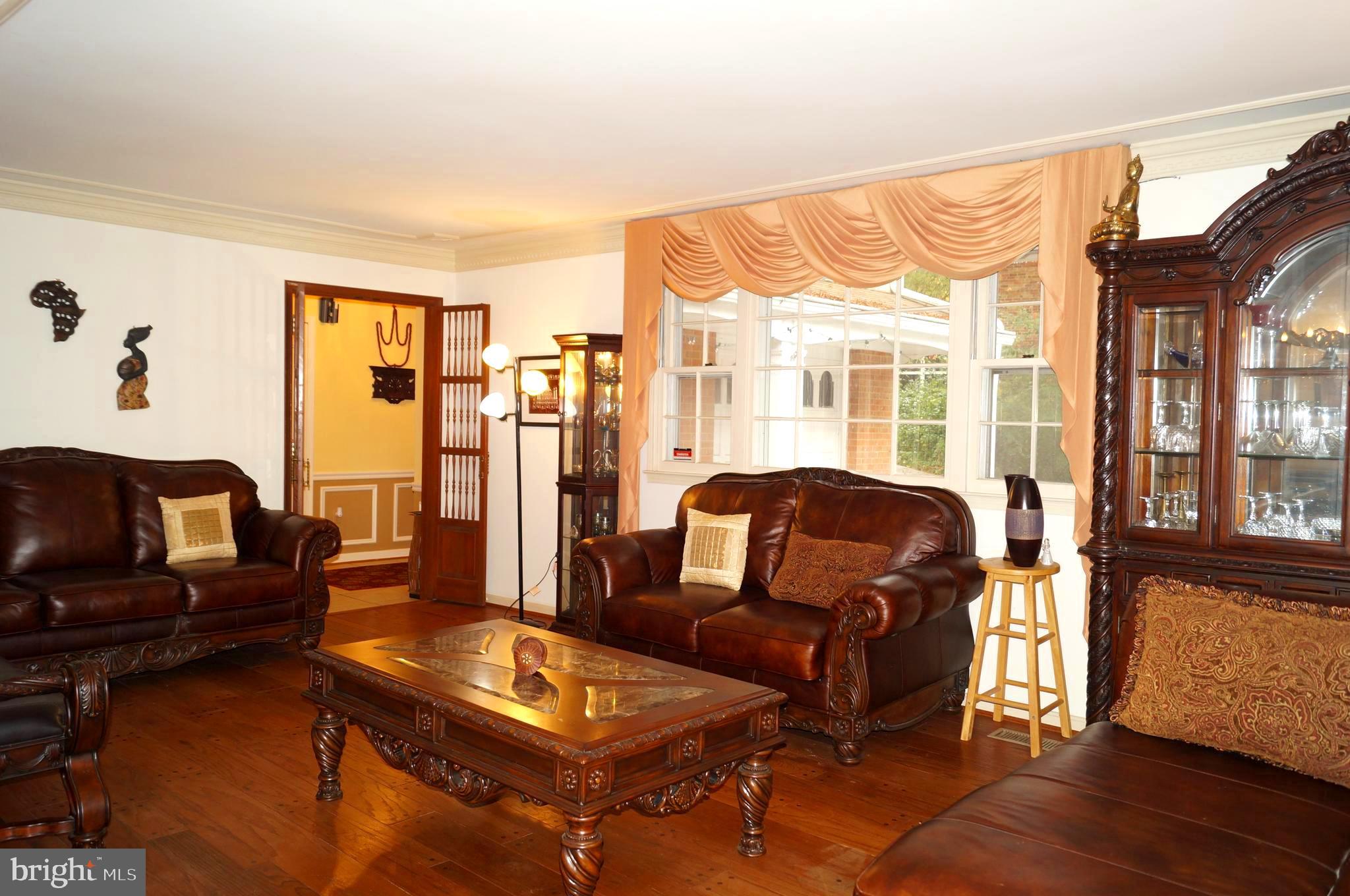 SUTTON PLACE - Residential Lease