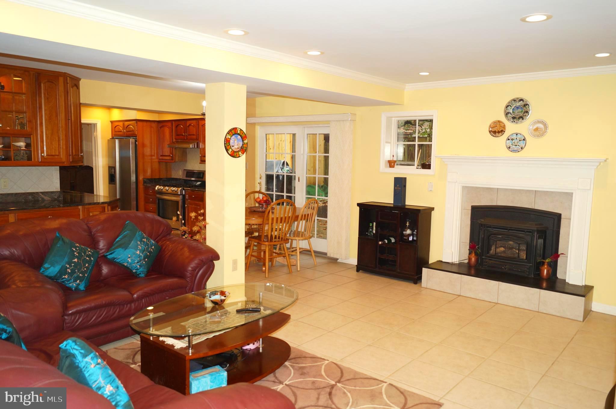 SUTTON PLACE - Residential Lease