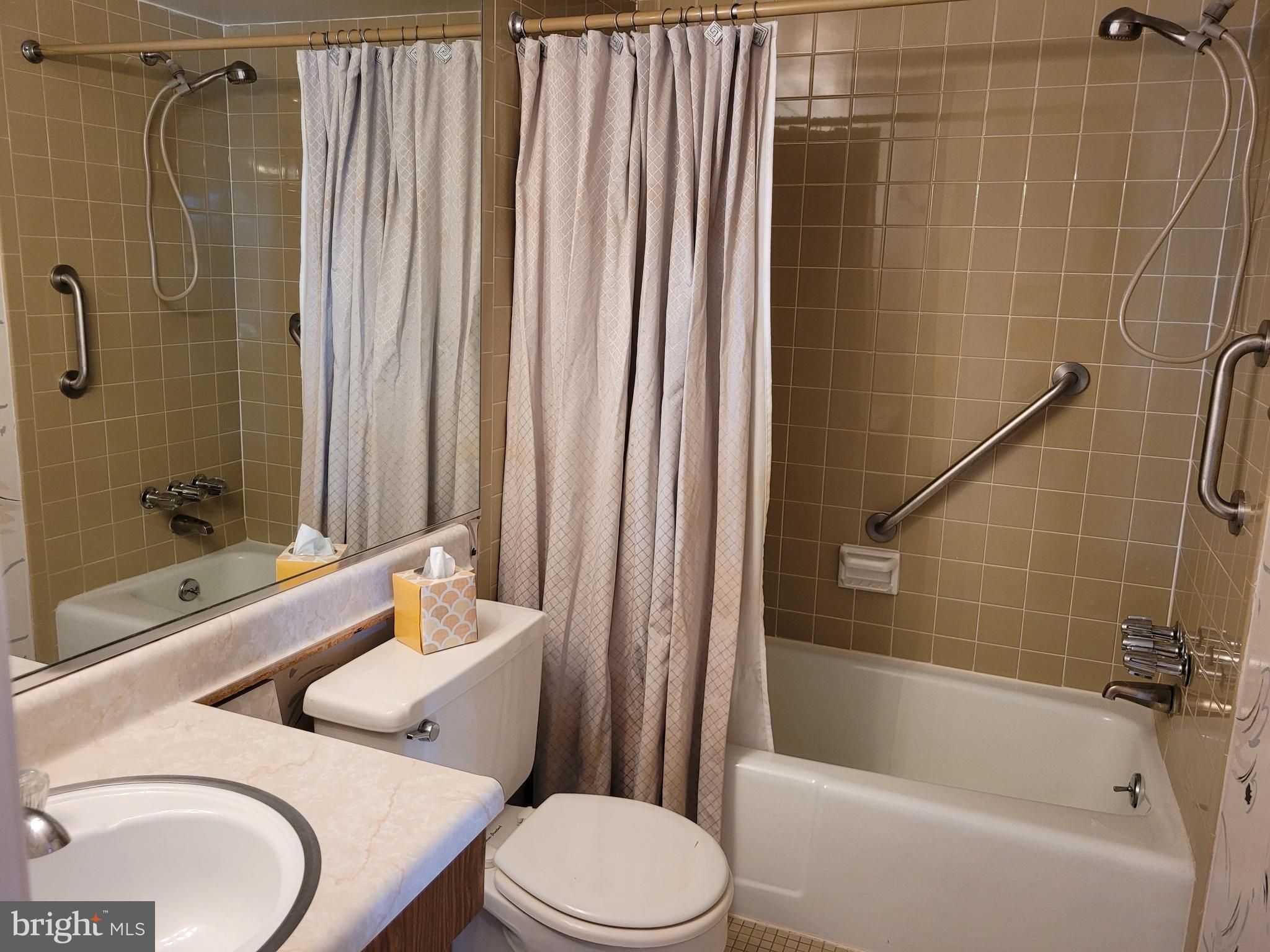 UNIVERSITY TOWERS CODM - Residential