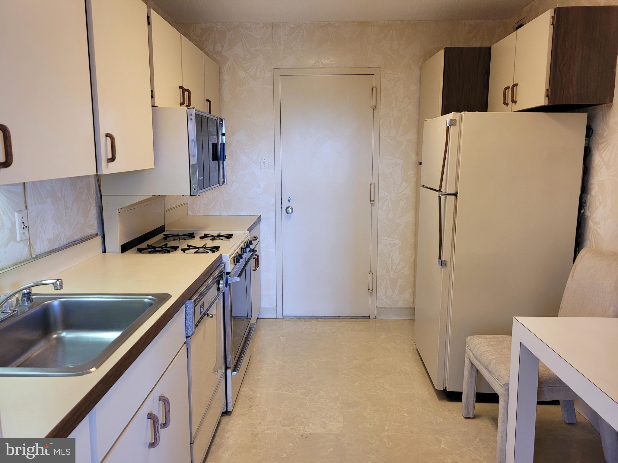 UNIVERSITY TOWERS CODM - Residential