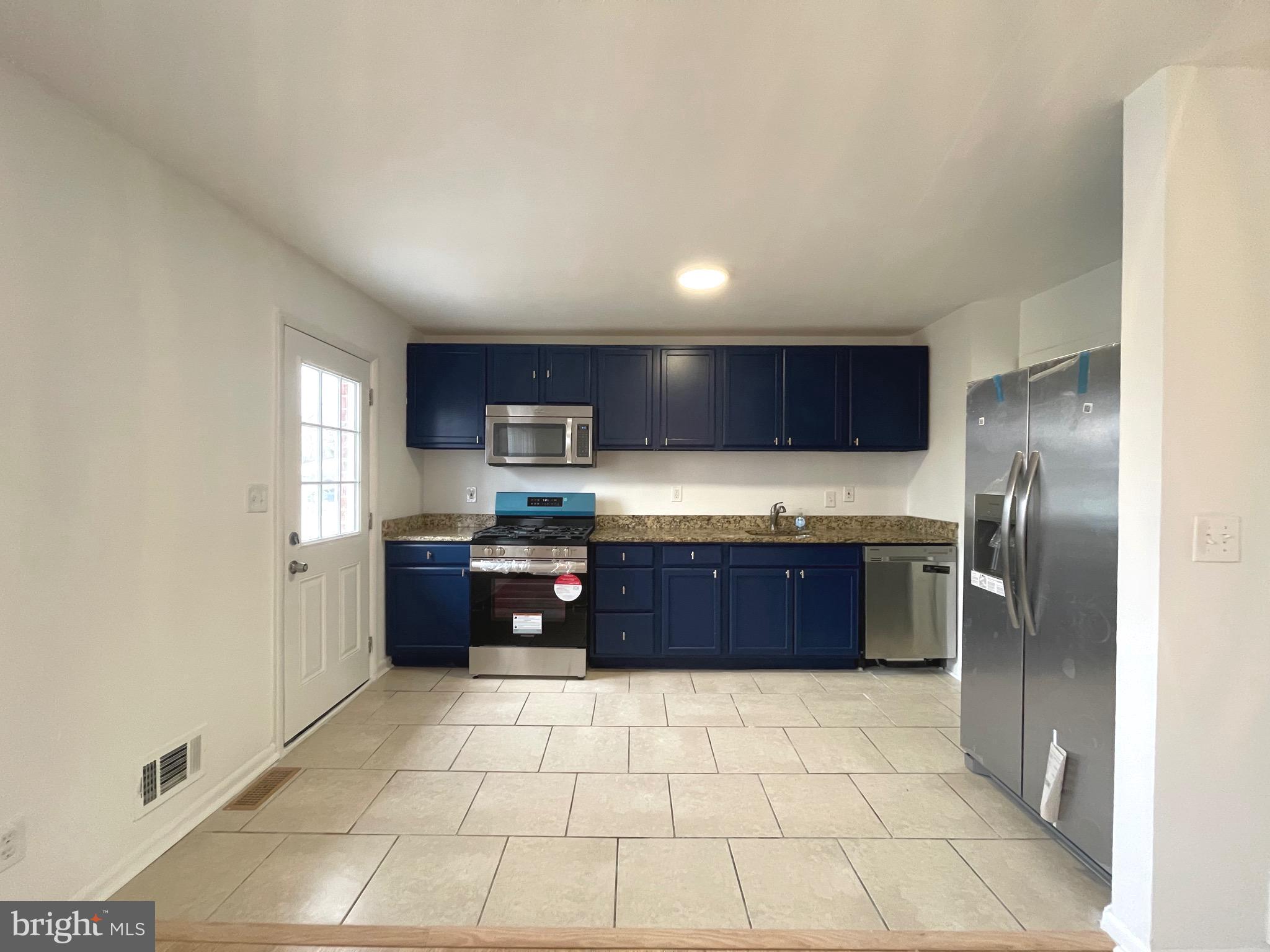 HOLLAND HILL - Residential