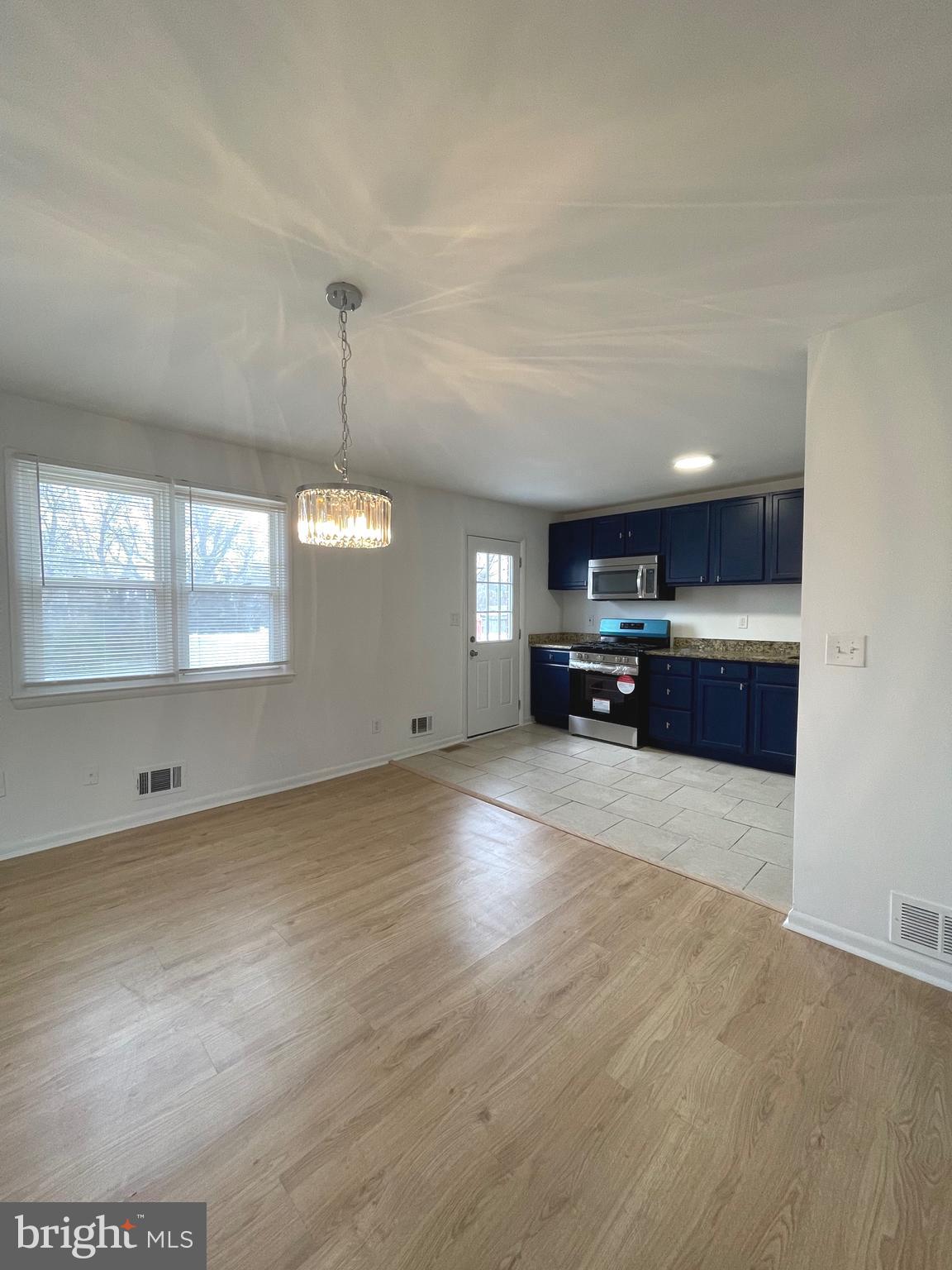 HOLLAND HILL - Residential