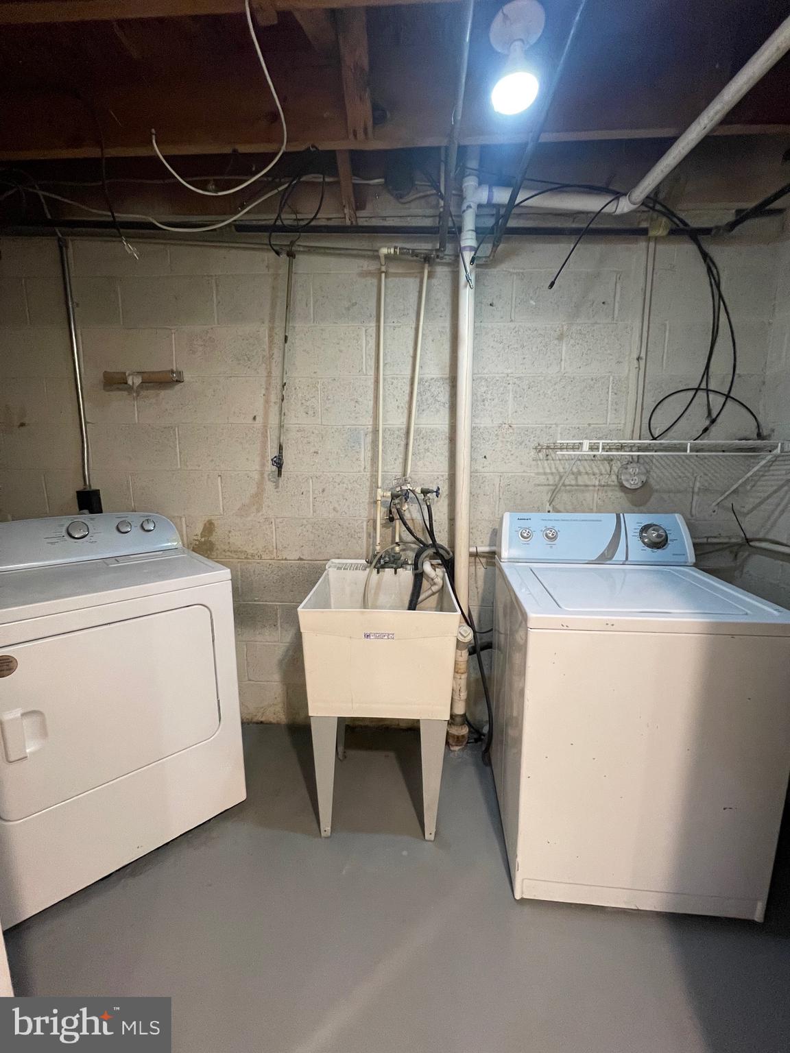 HOLLAND HILL - Residential