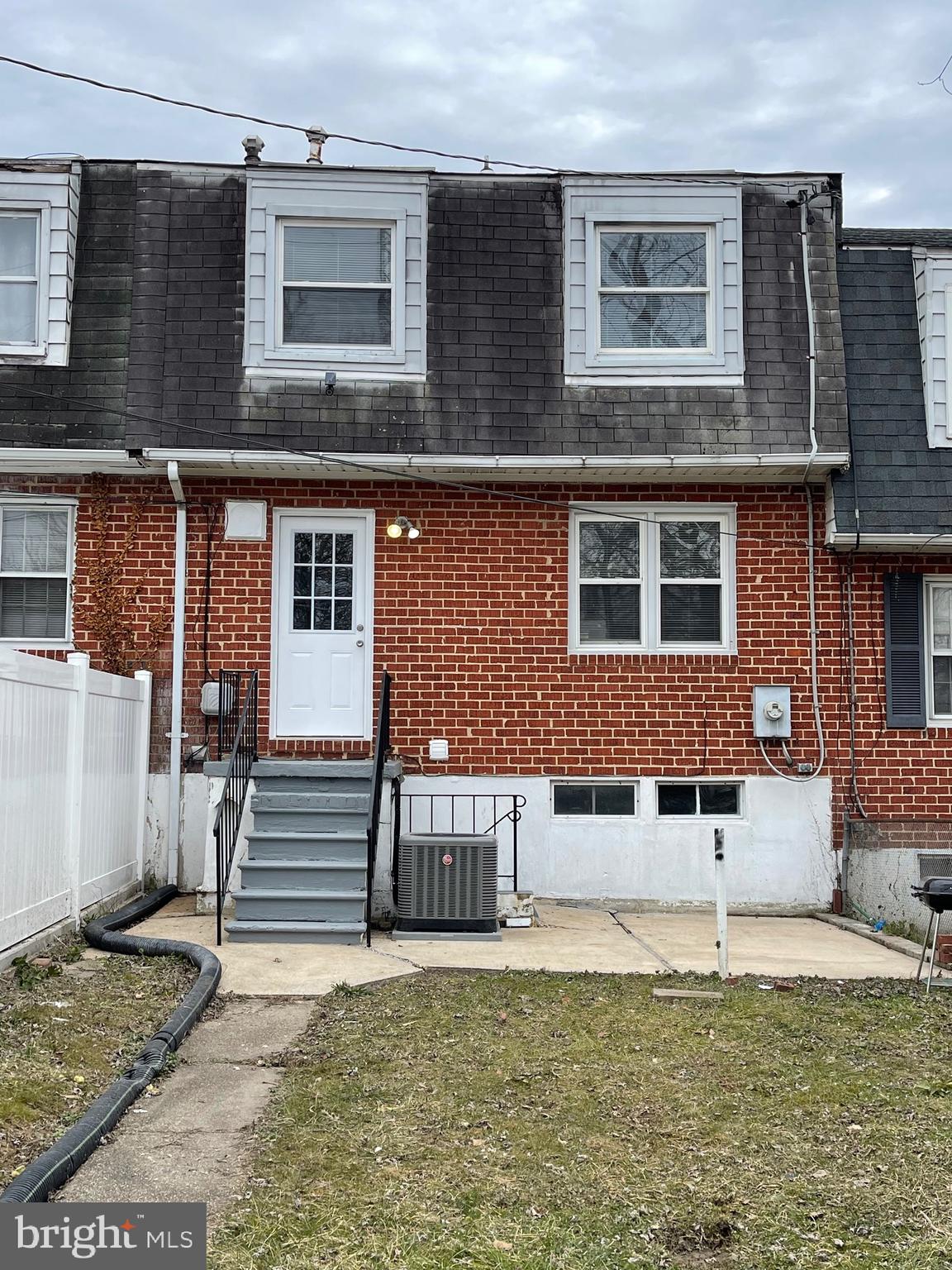 HOLLAND HILL - Residential