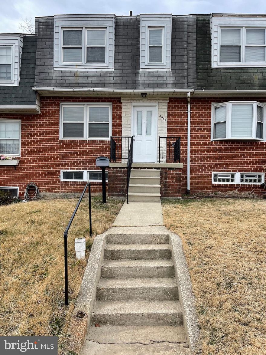 Beautifully renovated three bedroom townhouse in Holland Hills. LIGHT AND BRIGHT! Neutral tones throughout entire home offer lots of natural light. All bedrooms have new carpet and all new light fixtures. All three bedrooms have large closets and plenty of space. Upstairs bathroom has been updated with new tile, new toilet and vanity.  Bathroom also has large linen closet. LOTS OF STORAGE! Main level has coat closet at entrance. Kitchen and dining room have all new light fixtures. Kitchen boasts new stove, fridge and beautifully restored solid hardwood cabinets with new hardware and granite countertop.  Finished basement has all new carpet and recessed lighting. Half bath in basement is completely renovated. Laundry room with washer, dryer and sink. Entire house has been painted, including all interior walls and exterior rails and rear stairs. Just minutes from Rt. 43, 695 and 95. HOME WARRANTY OFFERED!