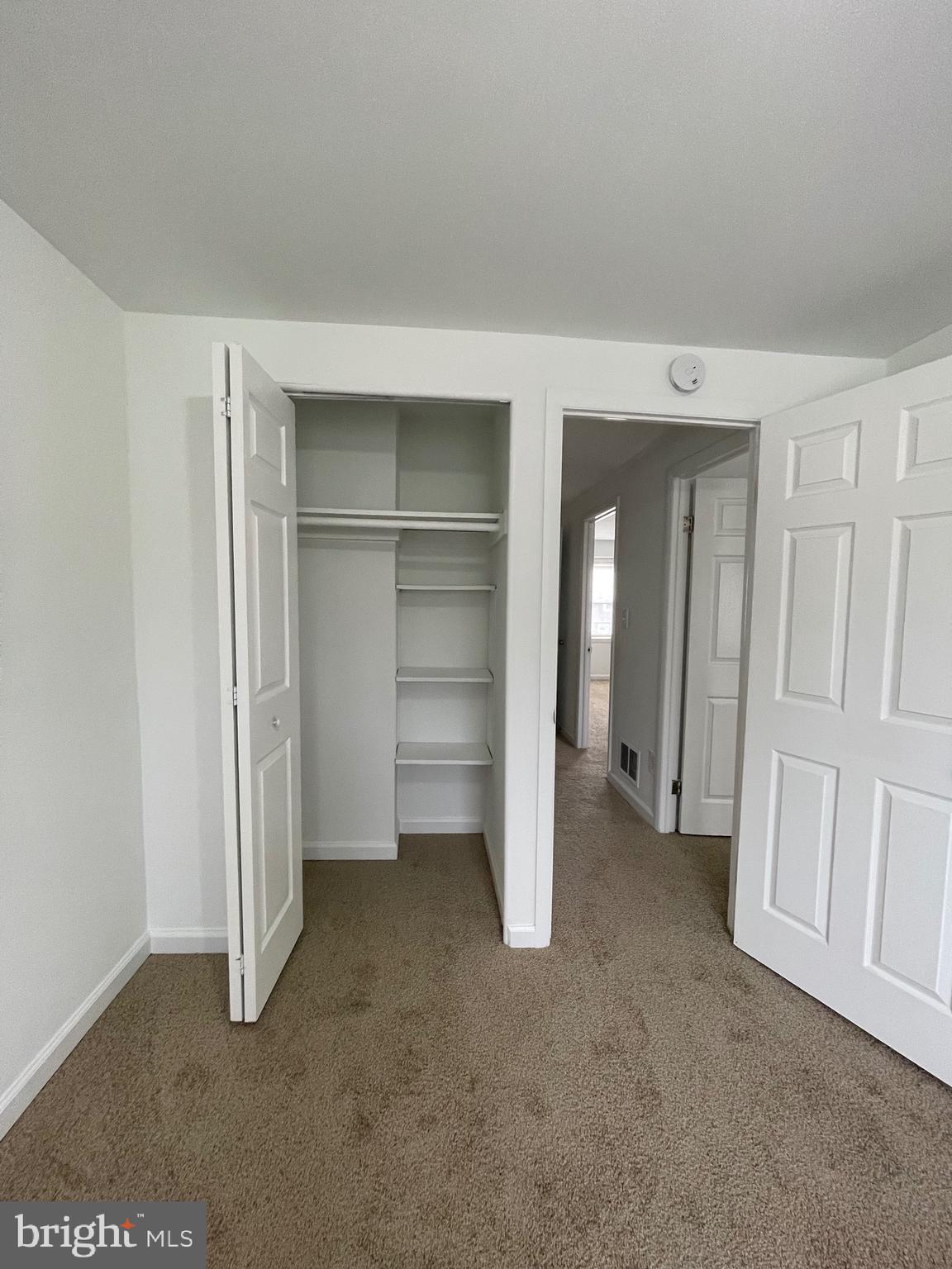 HOLLAND HILL - Residential