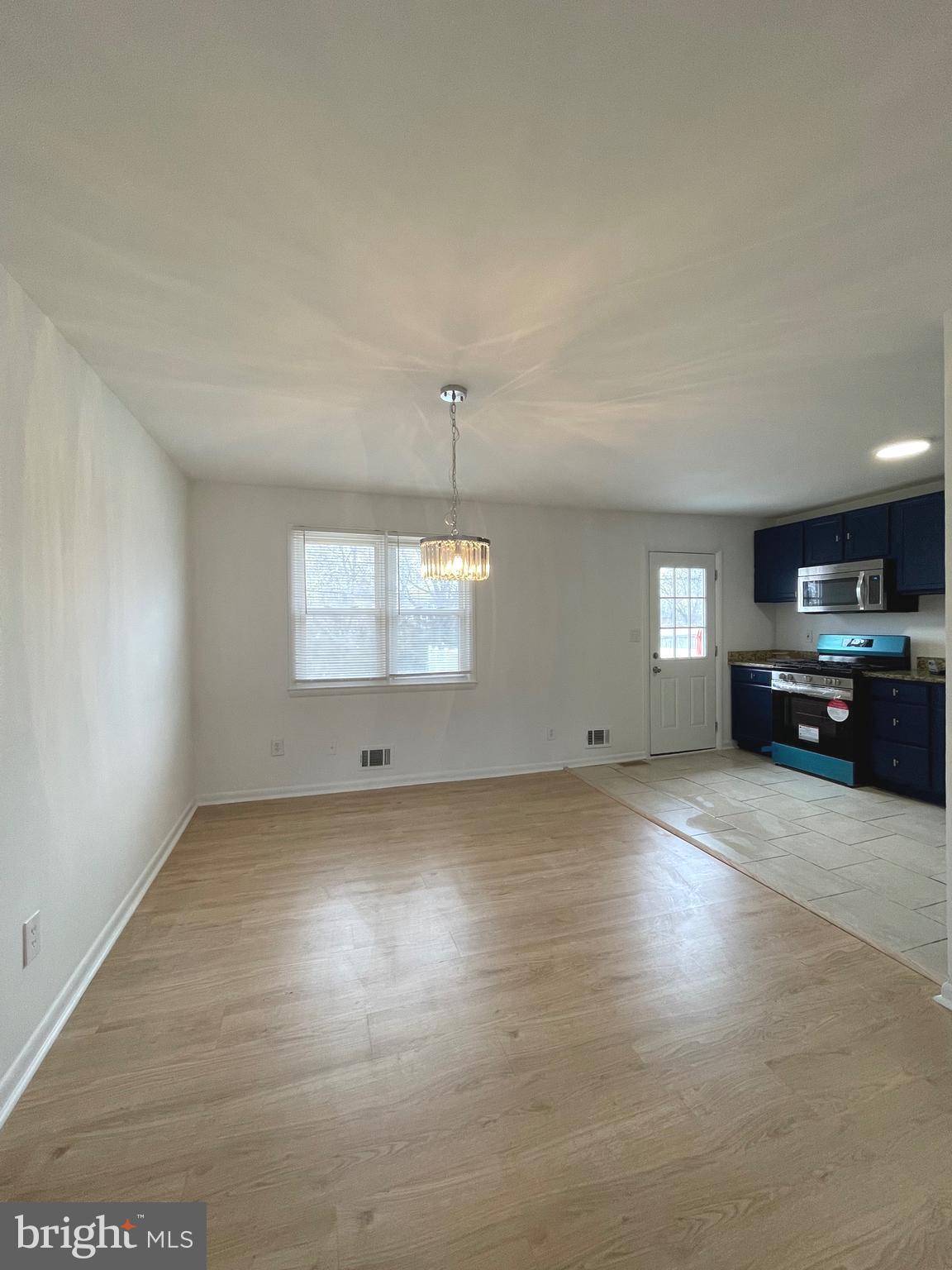 HOLLAND HILL - Residential