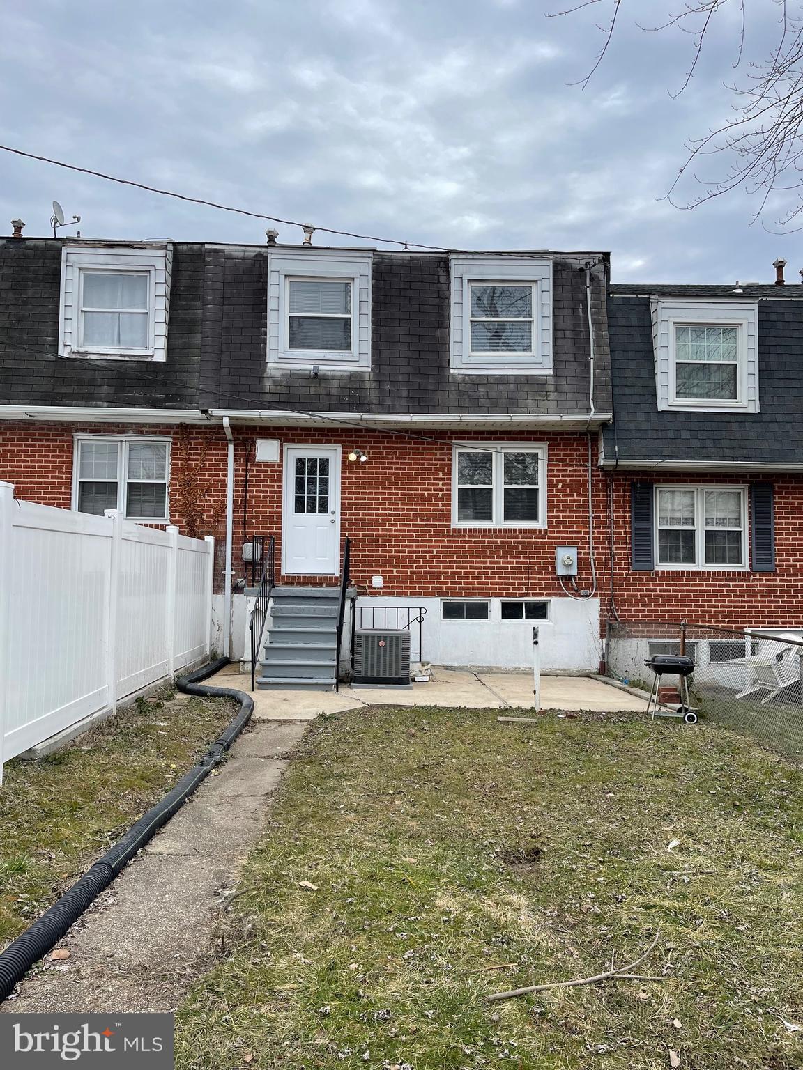 HOLLAND HILL - Residential