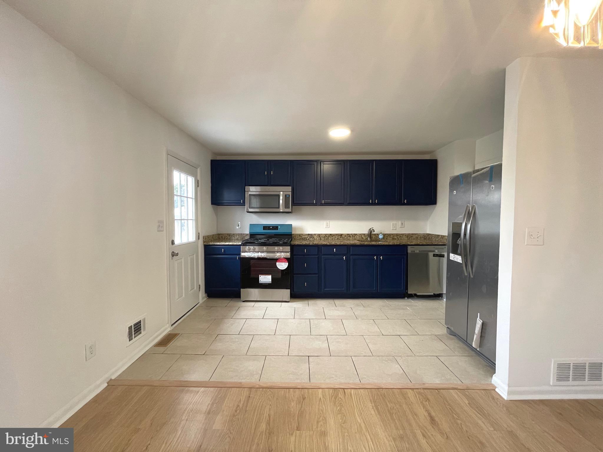 HOLLAND HILL - Residential