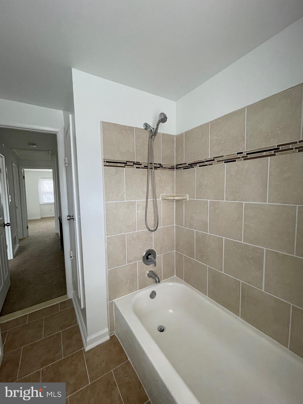 HOLLAND HILL - Residential