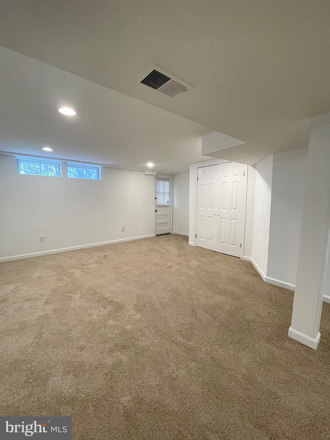 HOLLAND HILL - Residential