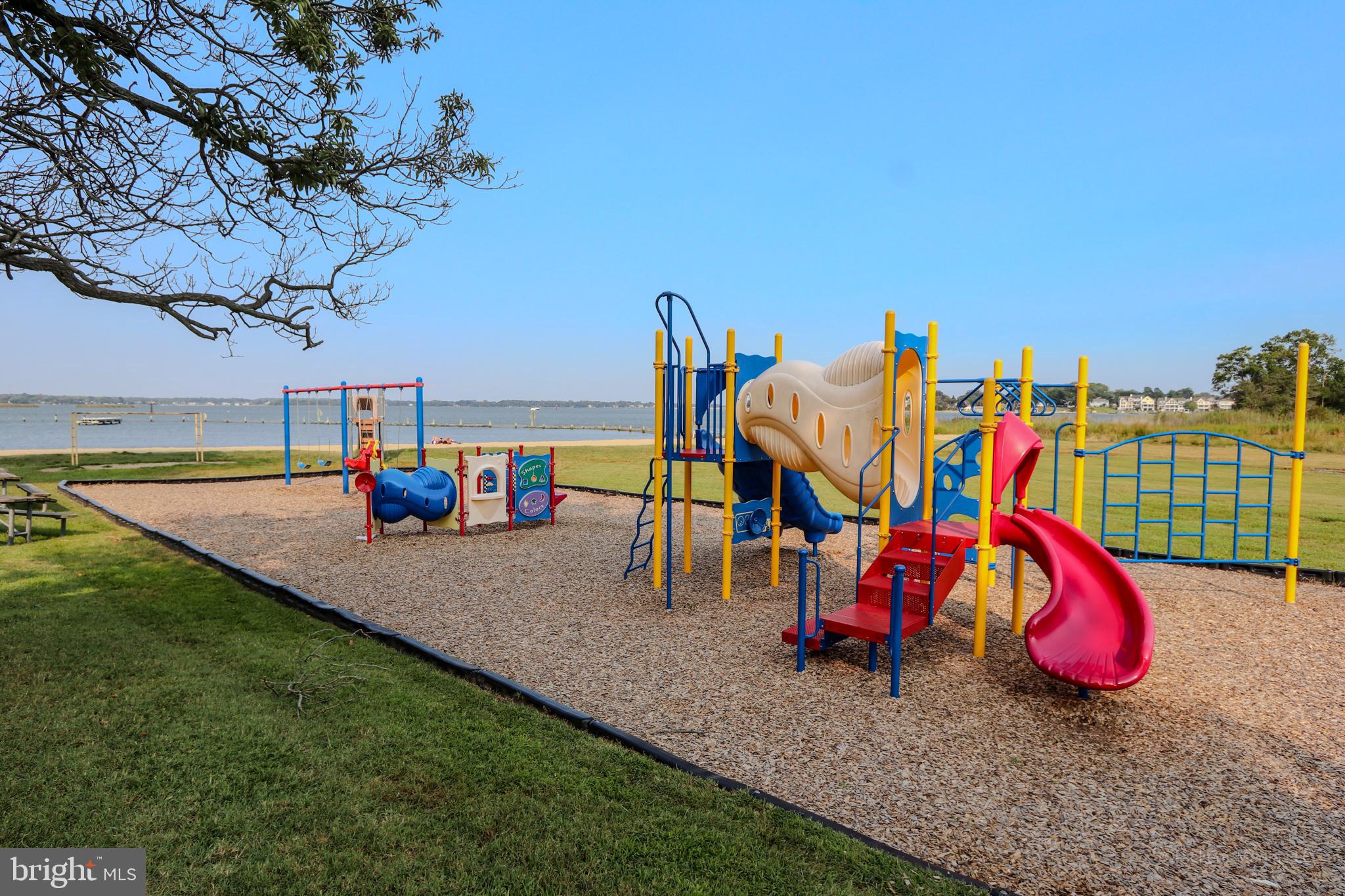 SELBY ON THE BAY - Residential