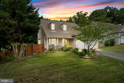 Photo of 16822 Francis West Ln, DUMFRIES, VA 22026 (MLS # VAPW2119200)