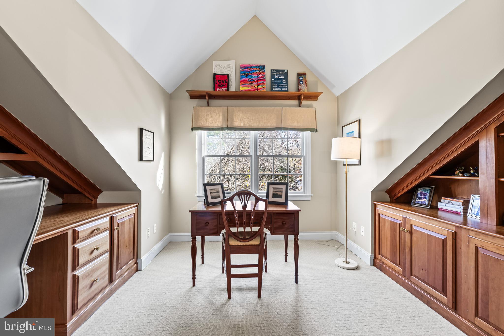 HILLSYDE HUNT - Residential