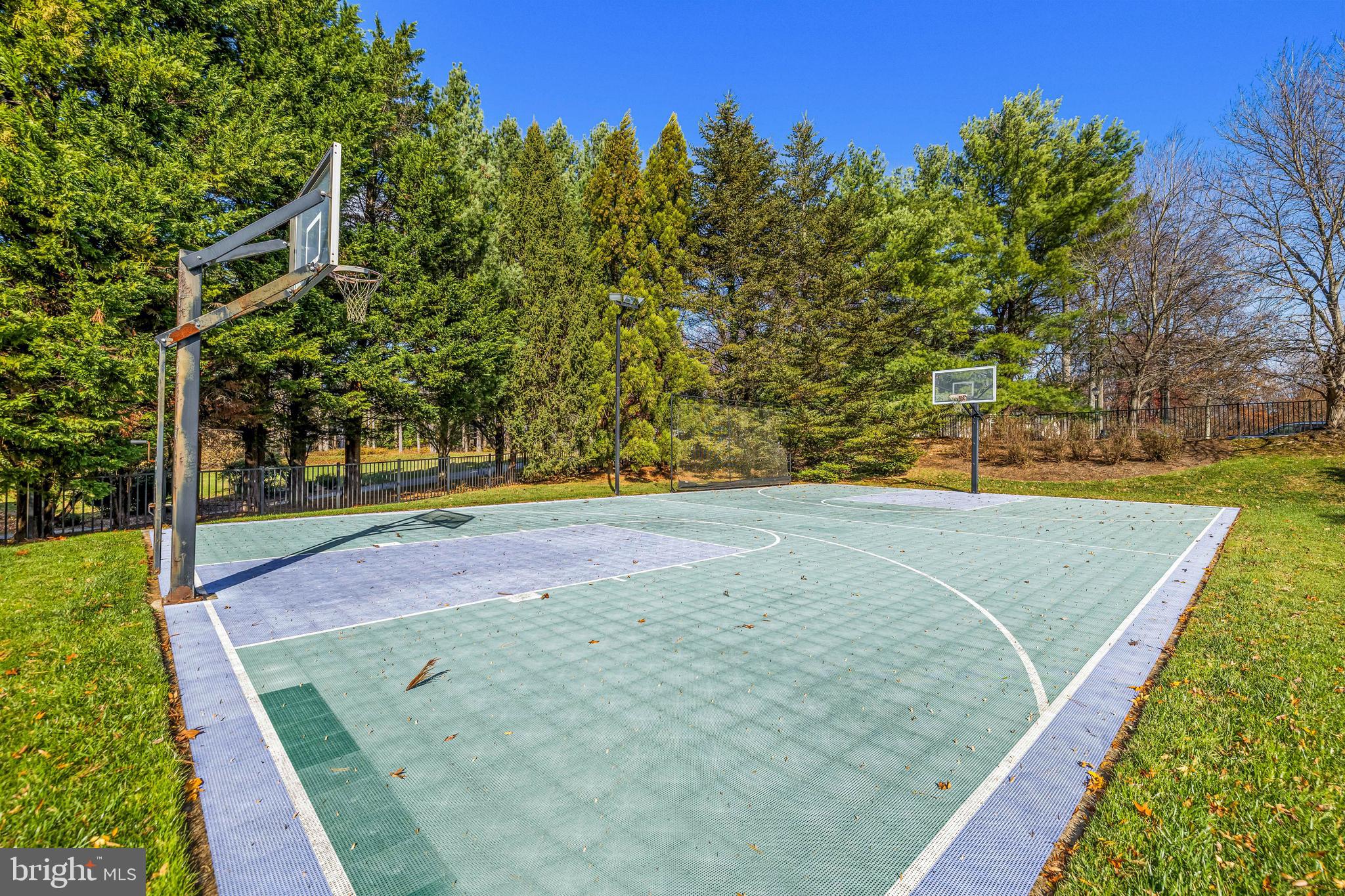 HILLSYDE HUNT - Residential