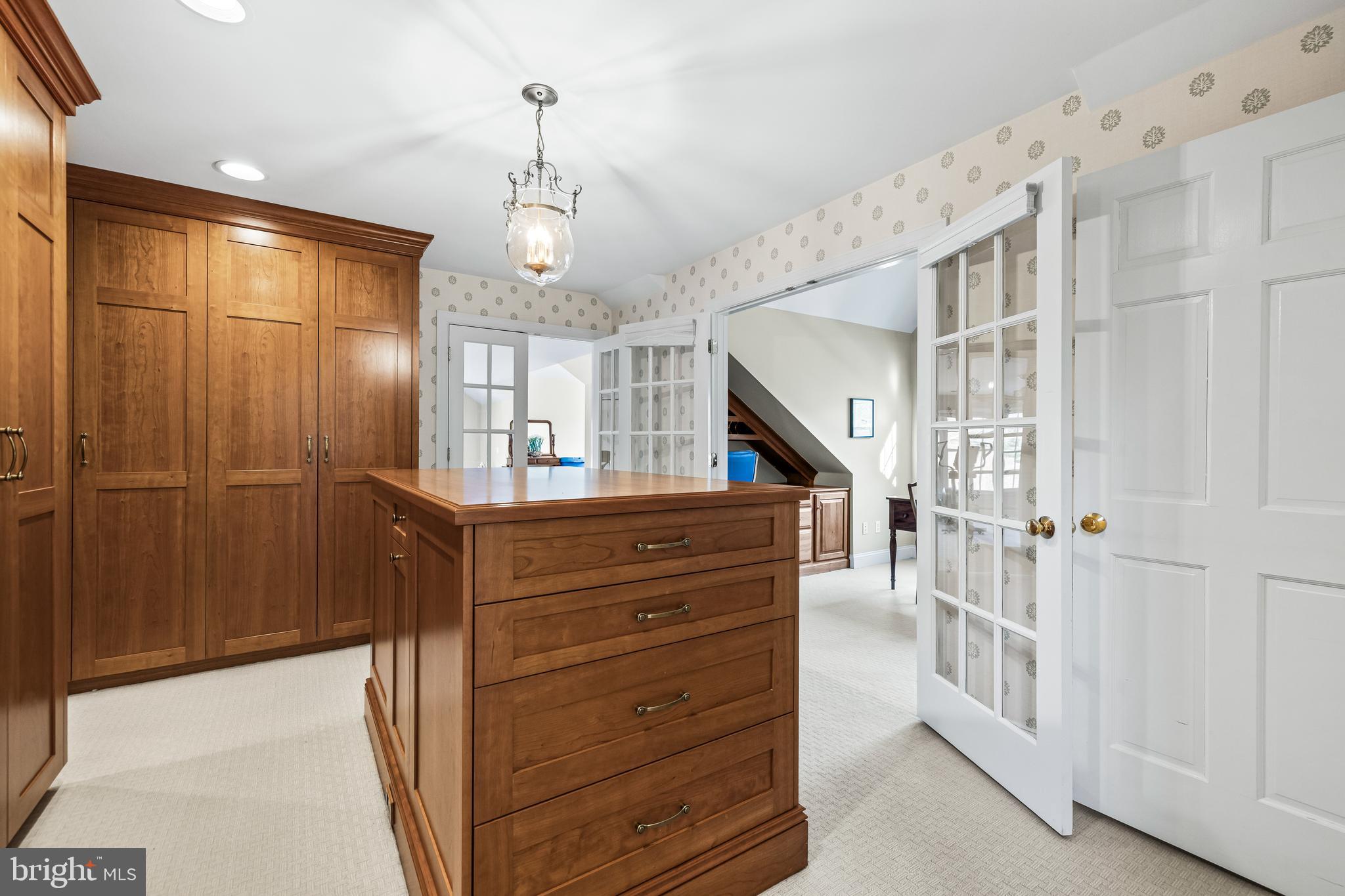 HILLSYDE HUNT - Residential