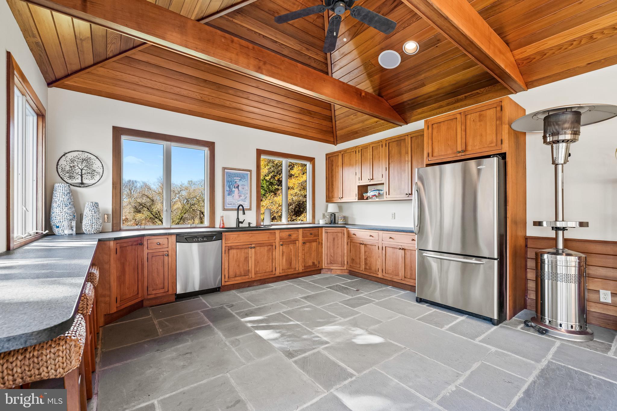 HILLSYDE HUNT - Residential