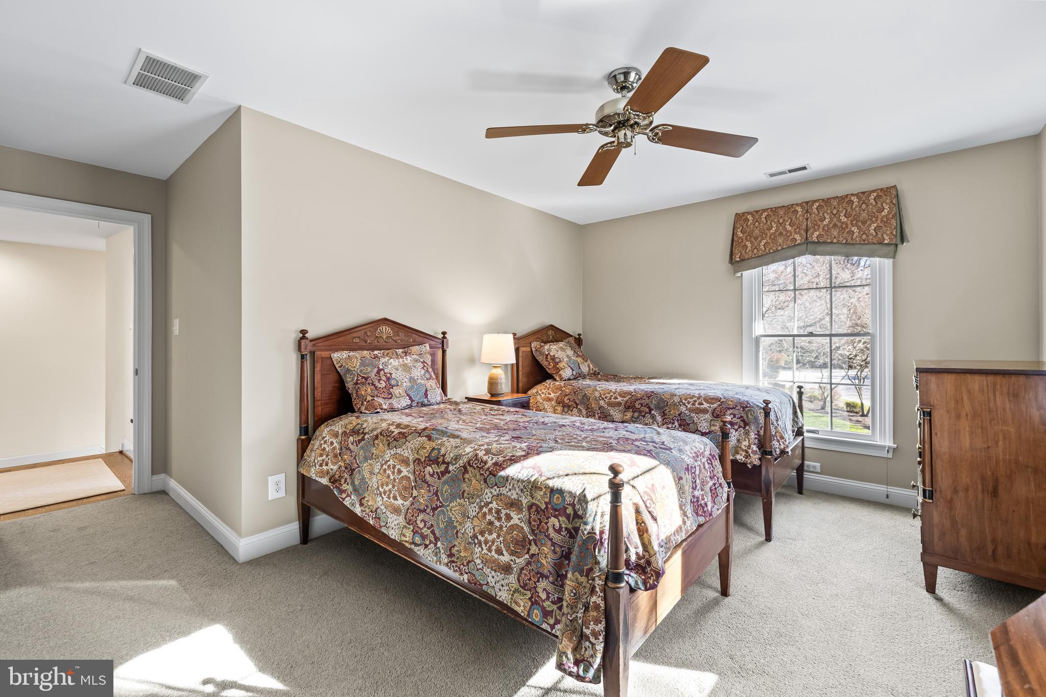 HILLSYDE HUNT - Residential