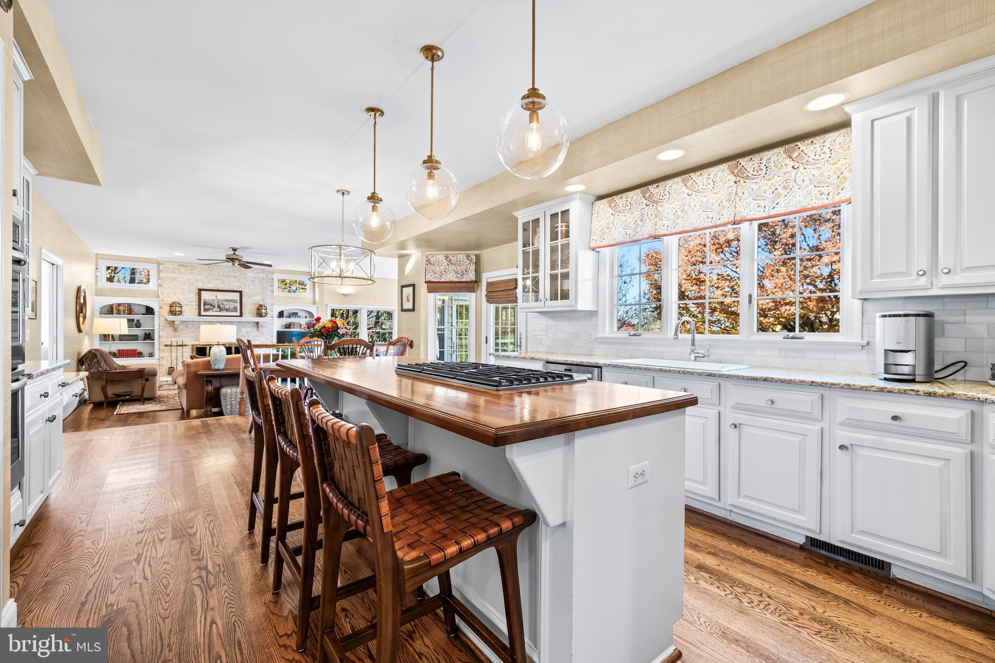 HILLSYDE HUNT - Residential