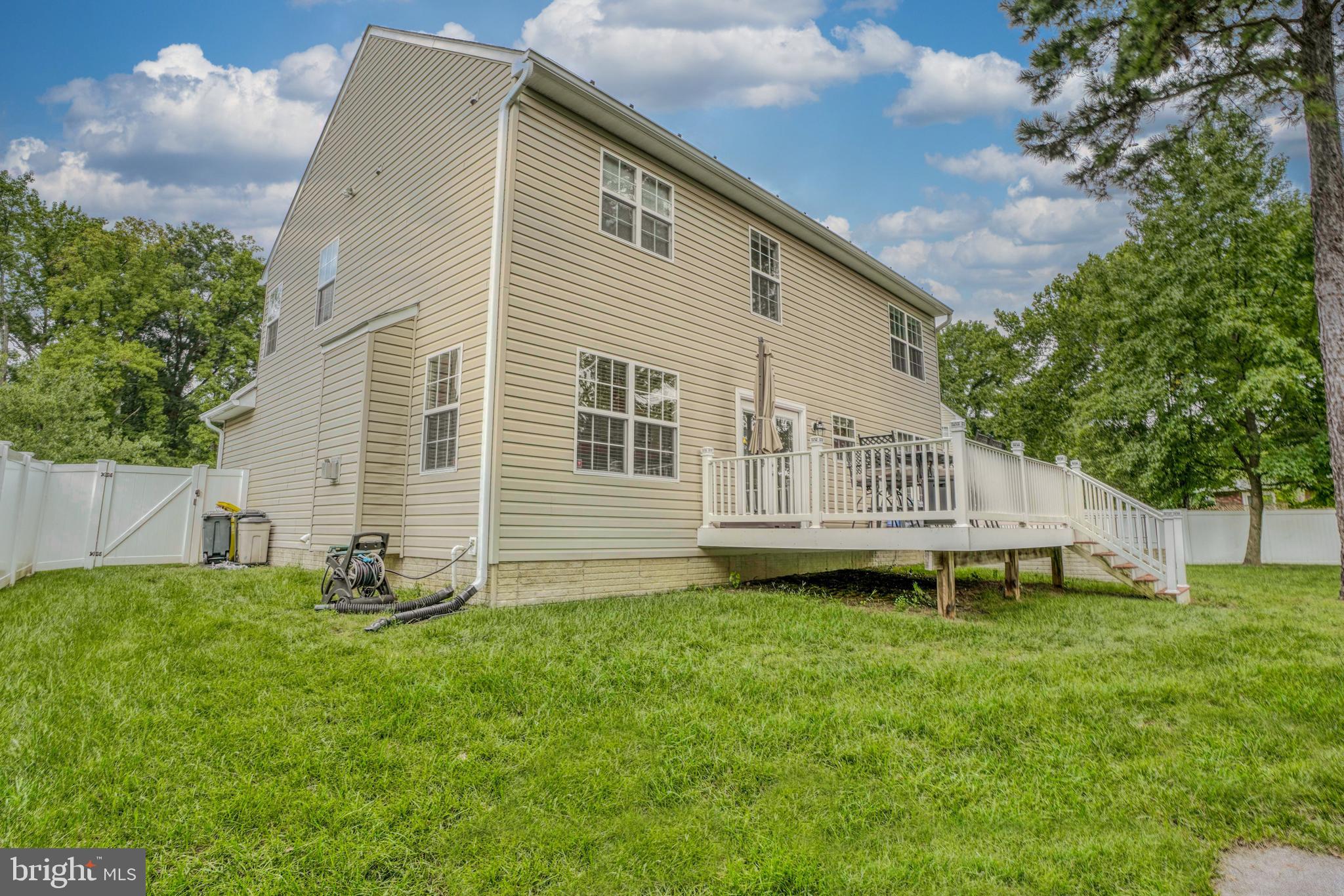 609 FROGS LEAP COURT