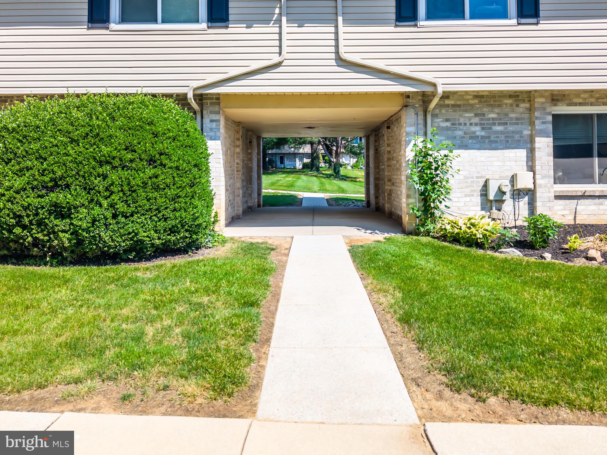 218 VILLAGE WALK 224