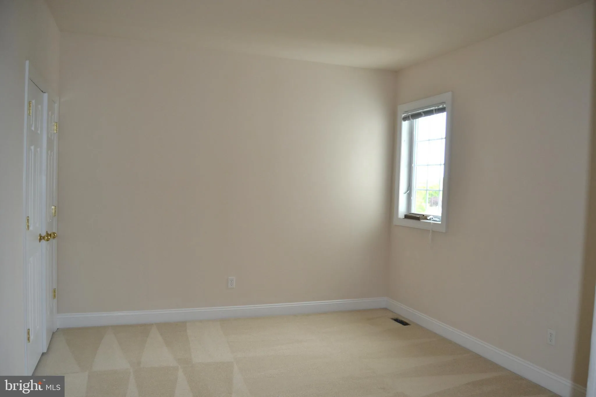 Cochranville, Pennsylvania 19330, United States, 5 Bedrooms Bedrooms, ,3 BathroomsBathrooms,Residential,Active,141980