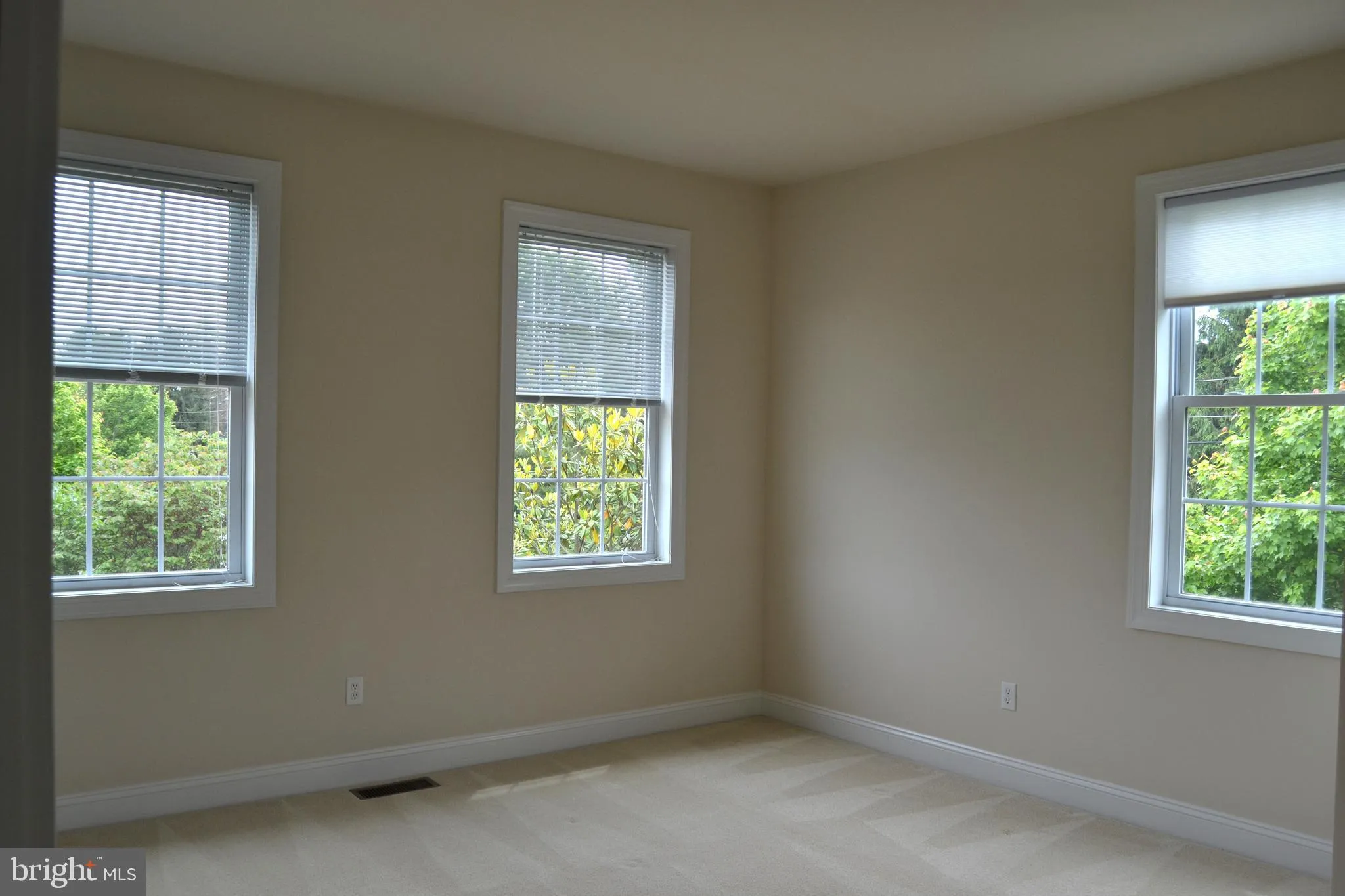 Cochranville, Pennsylvania 19330, United States, 5 Bedrooms Bedrooms, ,3 BathroomsBathrooms,Residential,Active,141980