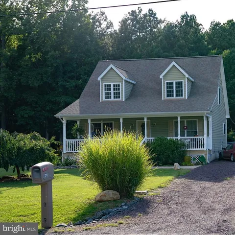 225 Wakefield Drive, Colonial Beach, VA 22443 - #: VAWE2009654