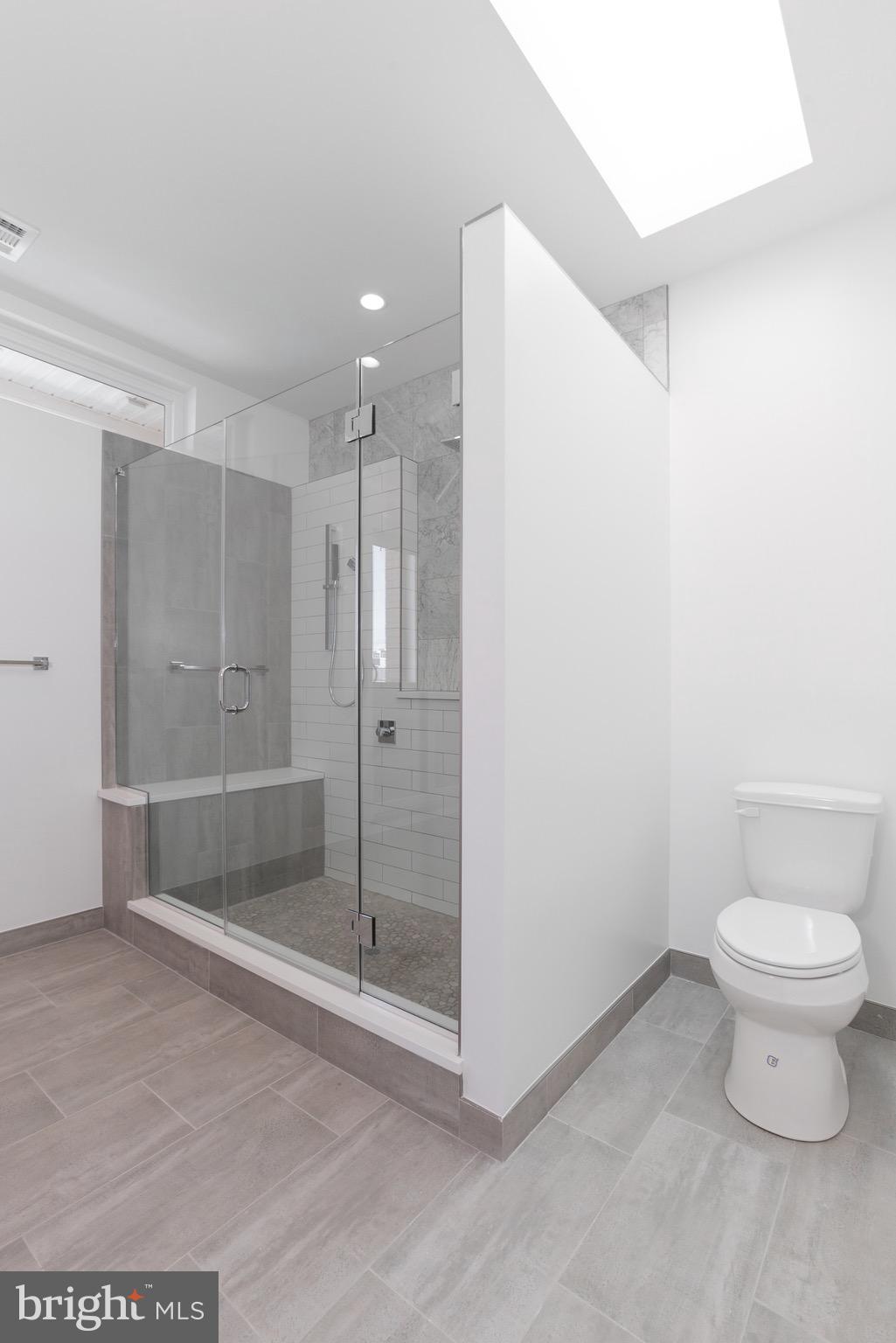 EAST KENSINGTON - Residential