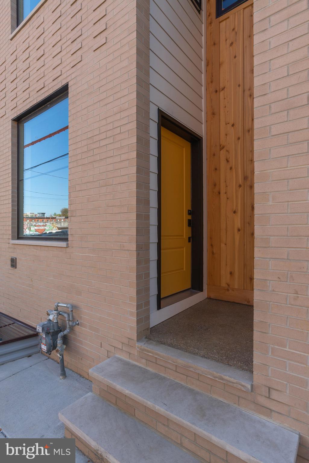 EAST KENSINGTON - Residential