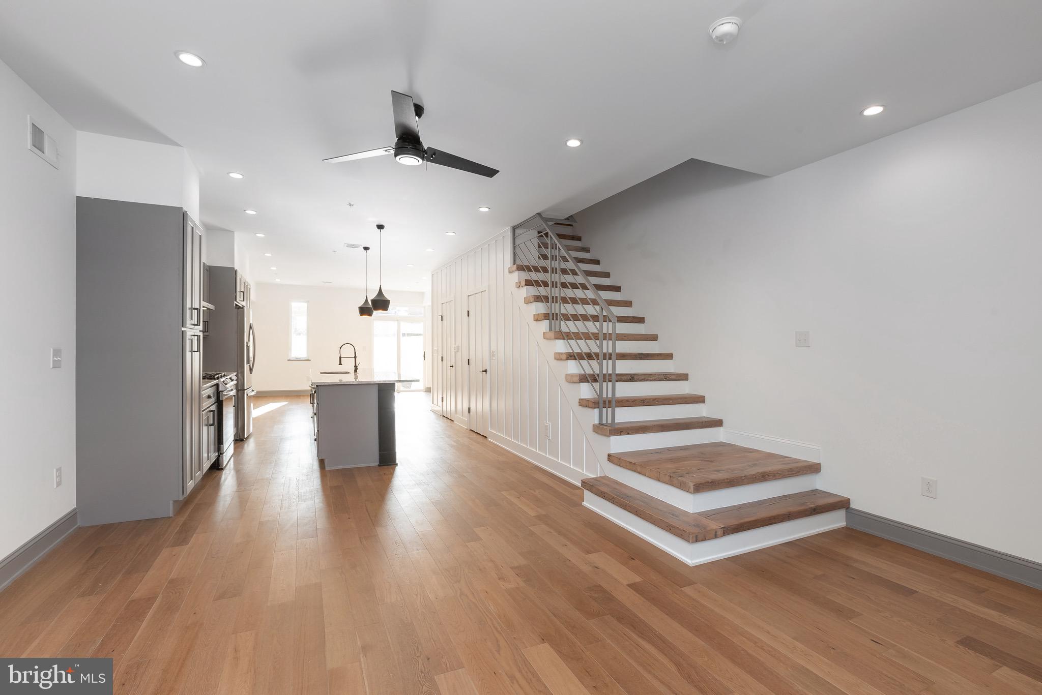 EAST KENSINGTON - Residential