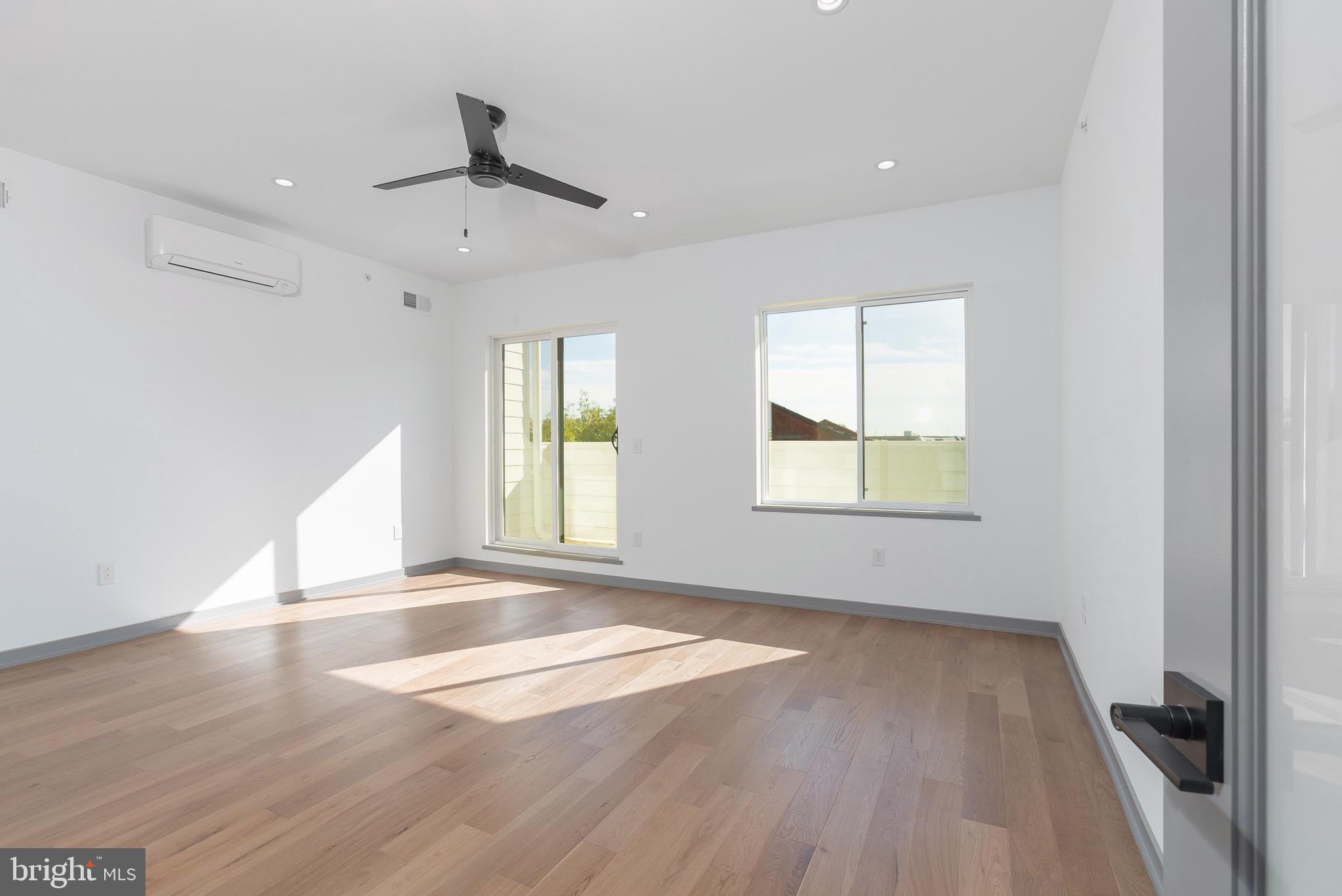 EAST KENSINGTON - Residential