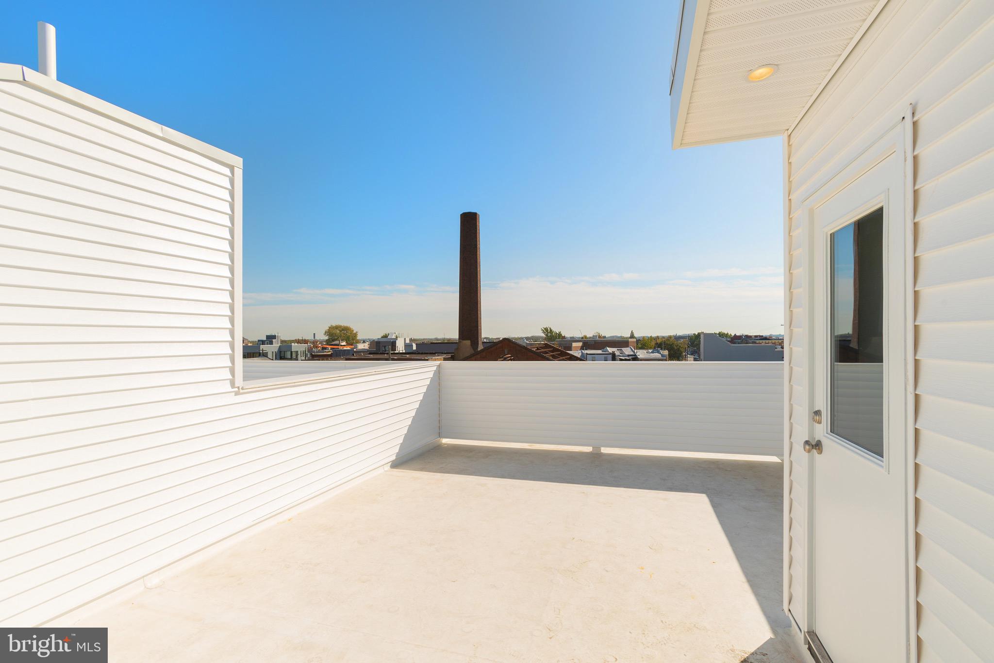 EAST KENSINGTON - Residential