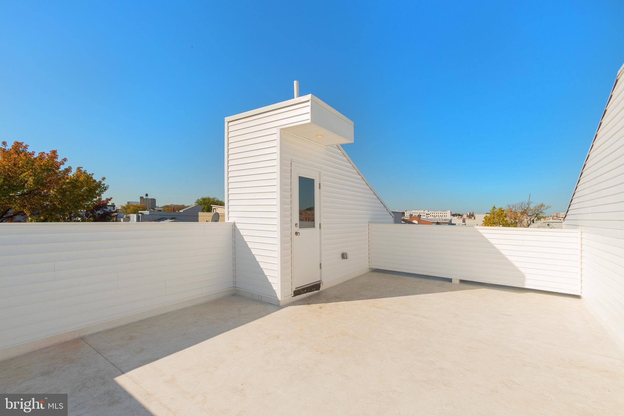 EAST KENSINGTON - Residential