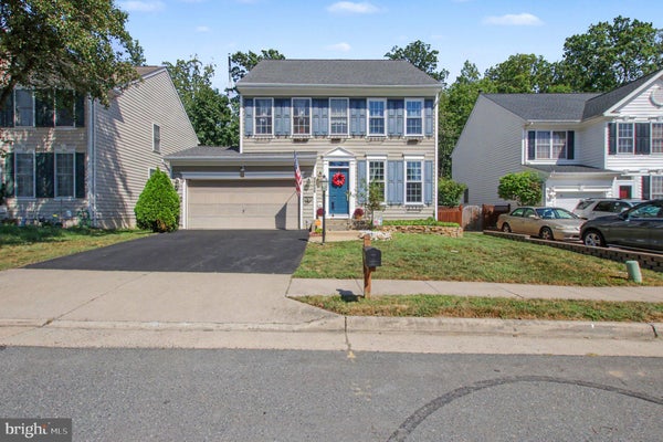 17649 HAMPSTEAD RIDGE CT, DUMFRIES, VA 22026 - Image 4629aef64e10945fb5a336f0e62d3547/679852961