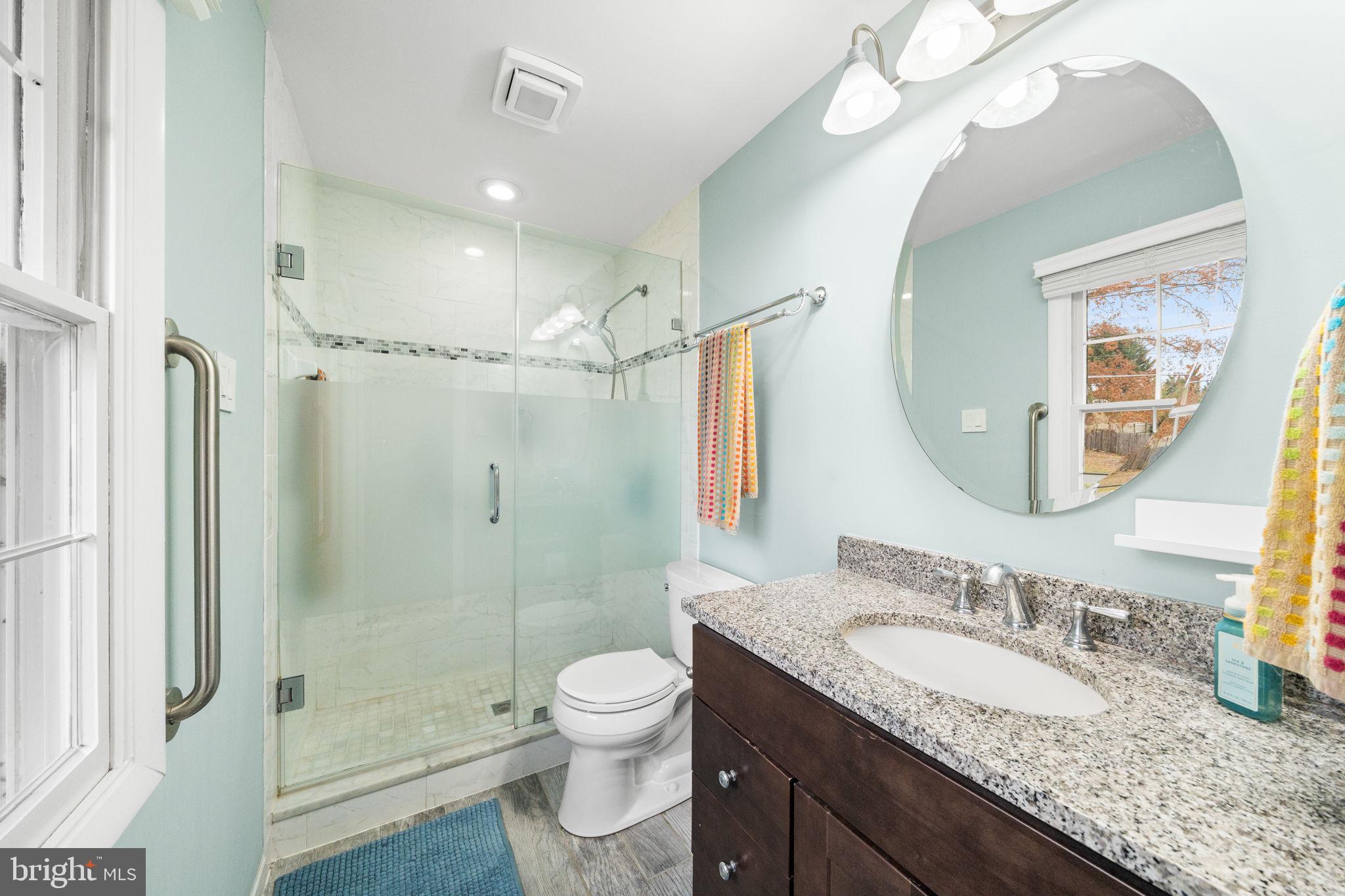 MANOR LAKE - Residential