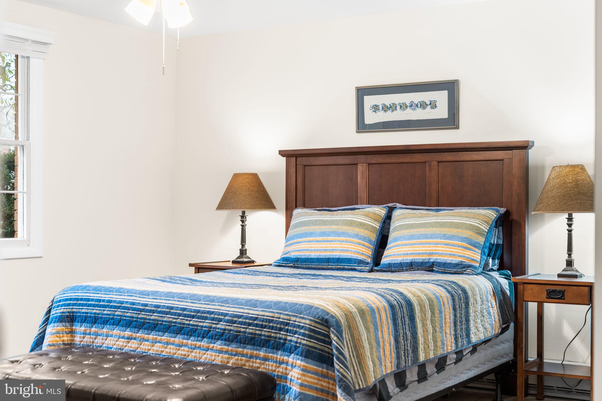 MANOR LAKE - Residential