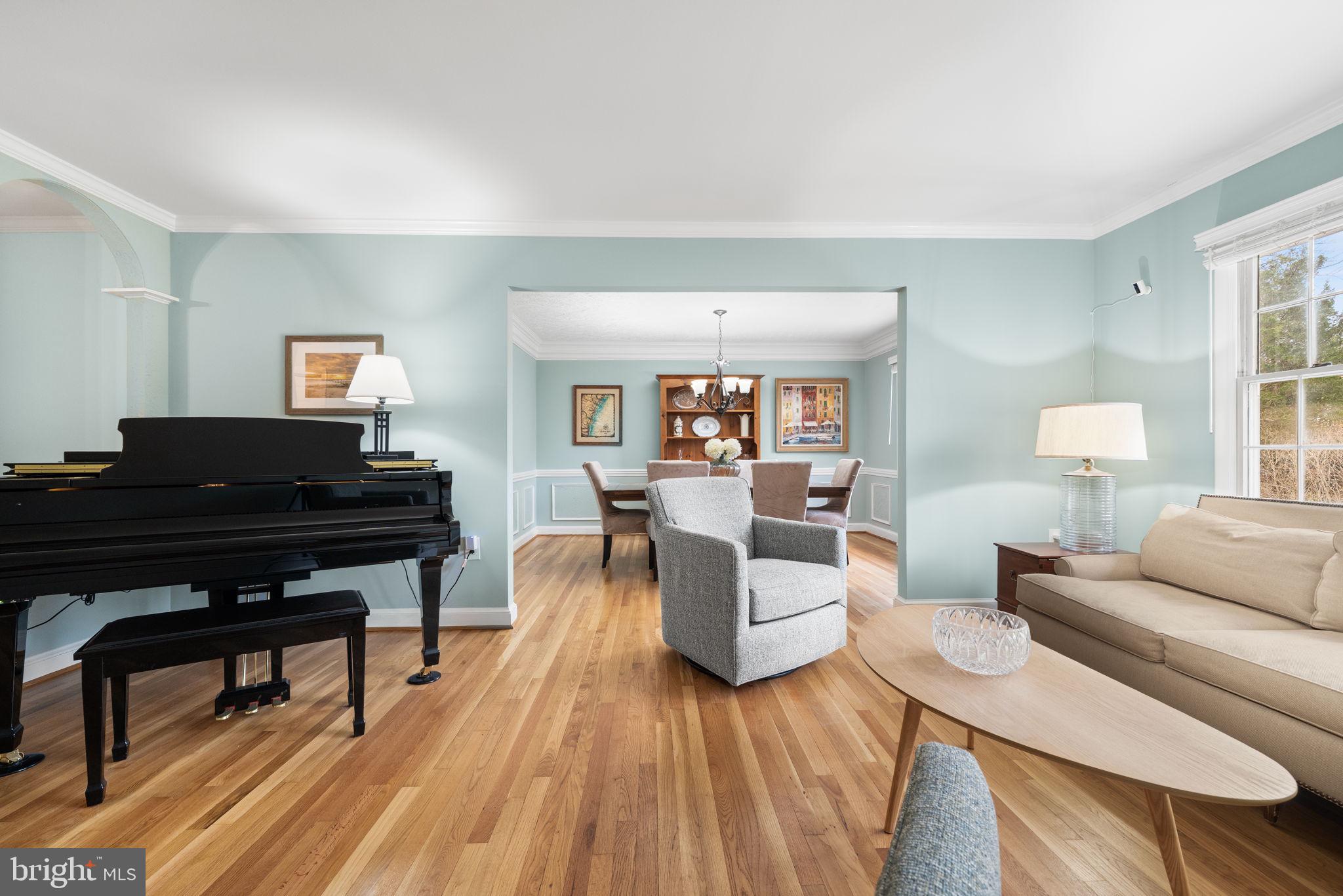 MANOR LAKE - Residential