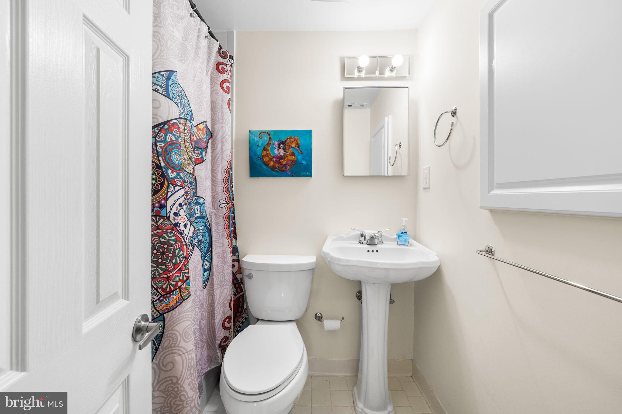 MANOR LAKE - Residential