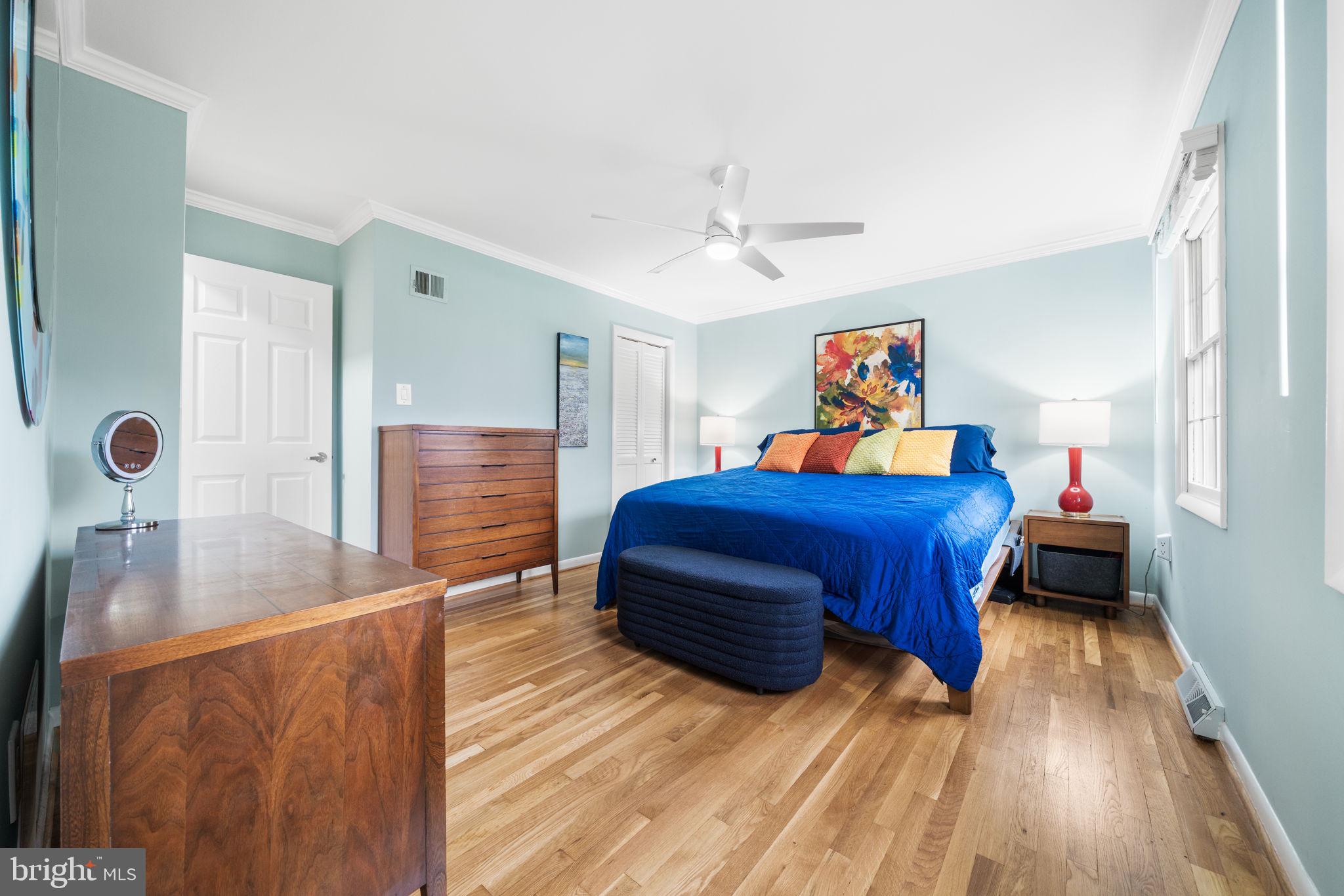 MANOR LAKE - Residential