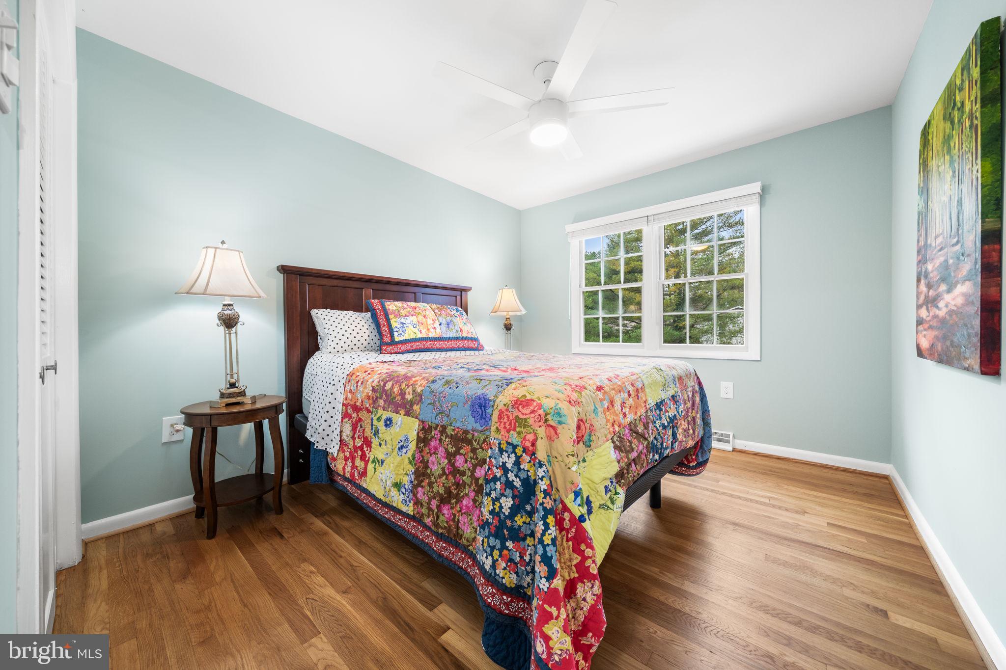 MANOR LAKE - Residential