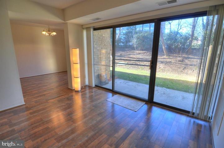 RESTON - Residential Lease