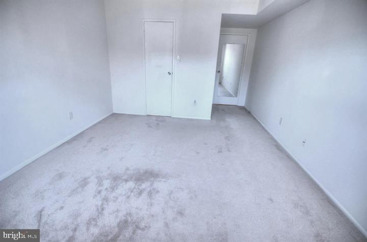 RESTON - Residential Lease