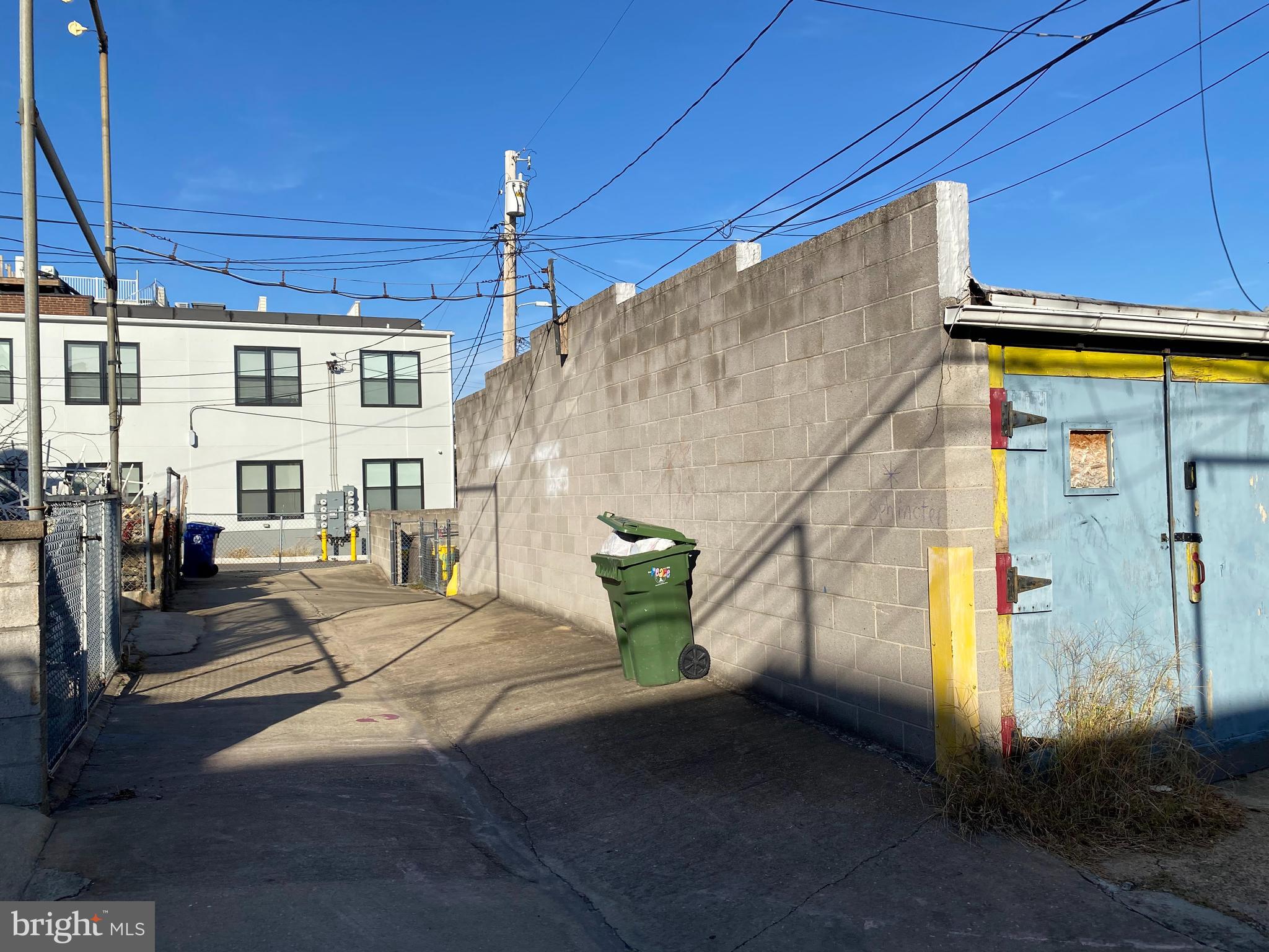 ES 12 FT ALLEY ALY
