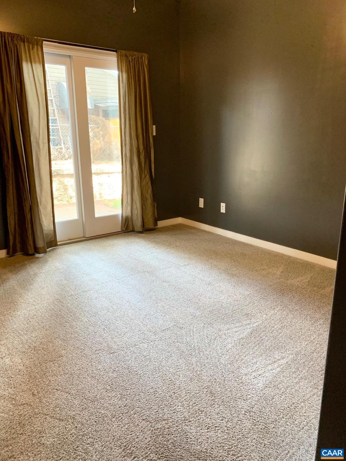 LINDEN TOWN LOFTS - Residential Lease