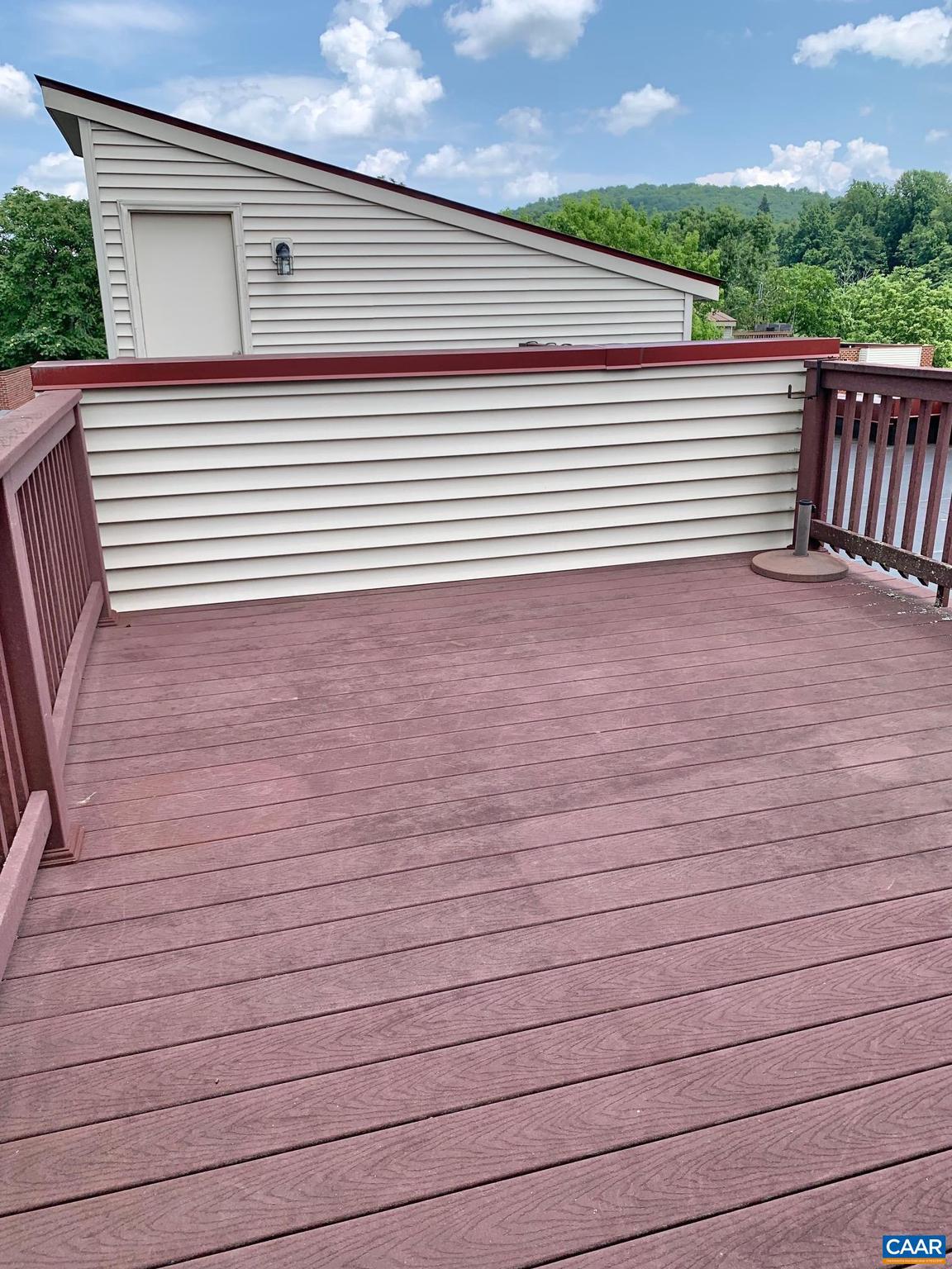 LINDEN TOWN LOFTS - Residential Lease