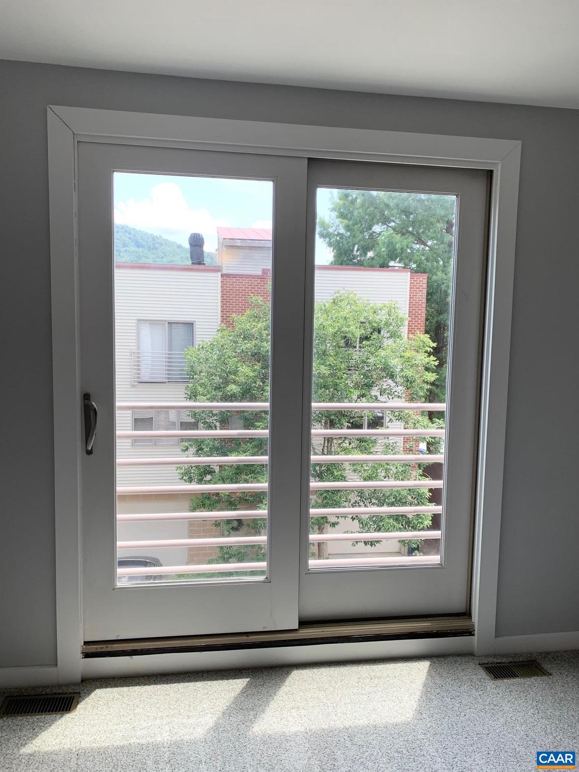 LINDEN TOWN LOFTS - Residential Lease