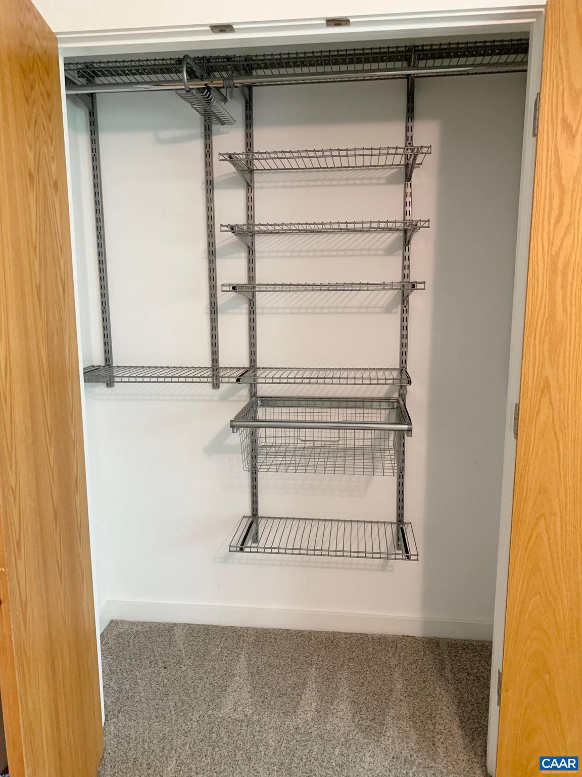 LINDEN TOWN LOFTS - Residential Lease